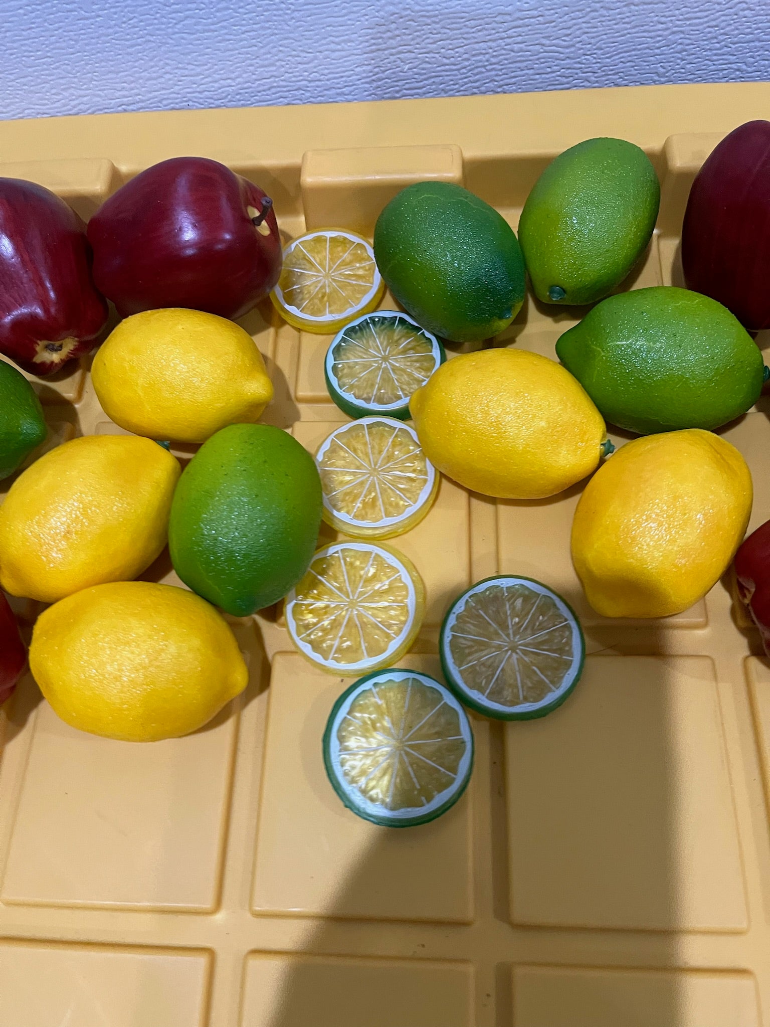 Vintage 22 Piece Realistic Fruit image 0