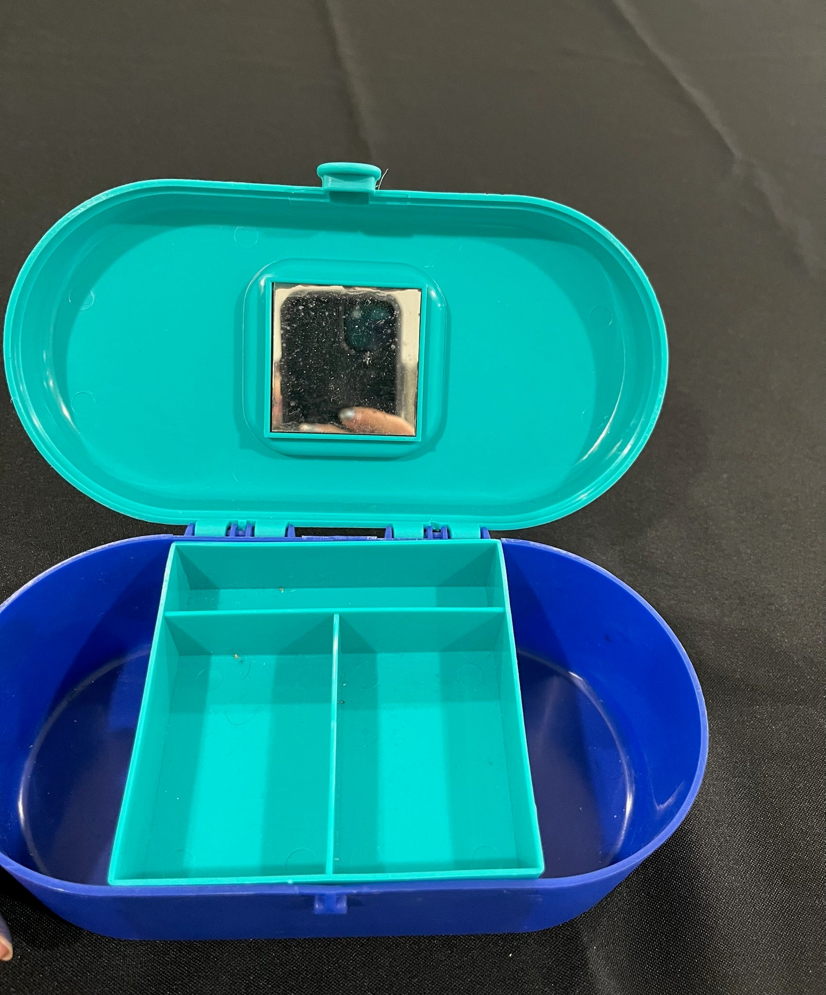 Small Plastic Organizer With Removable Middle Top Tray image 3