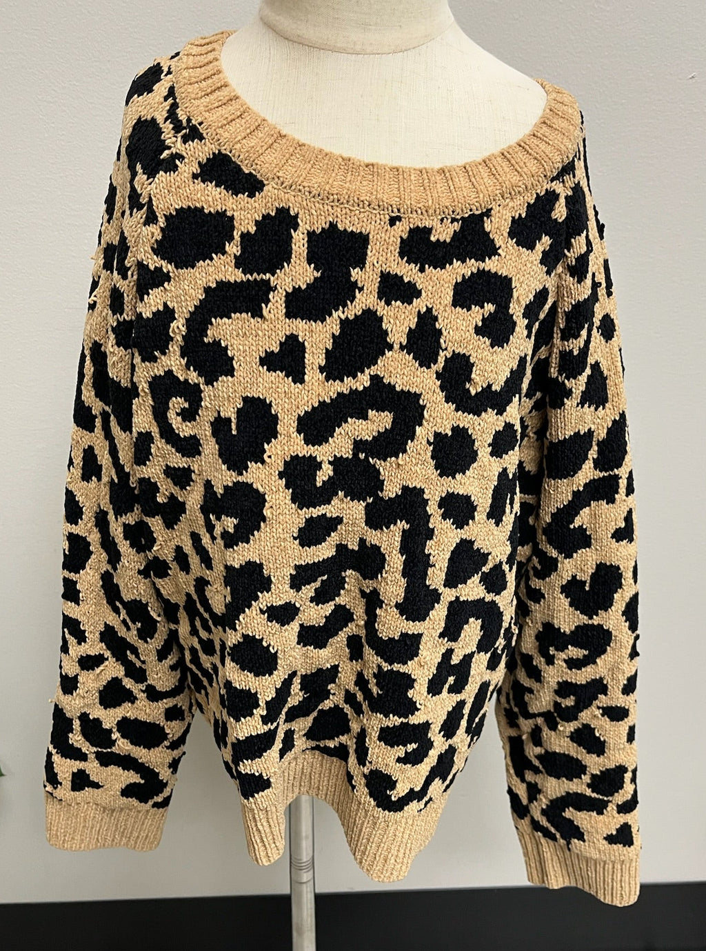 Used Girls Leopard Sweater Shirt