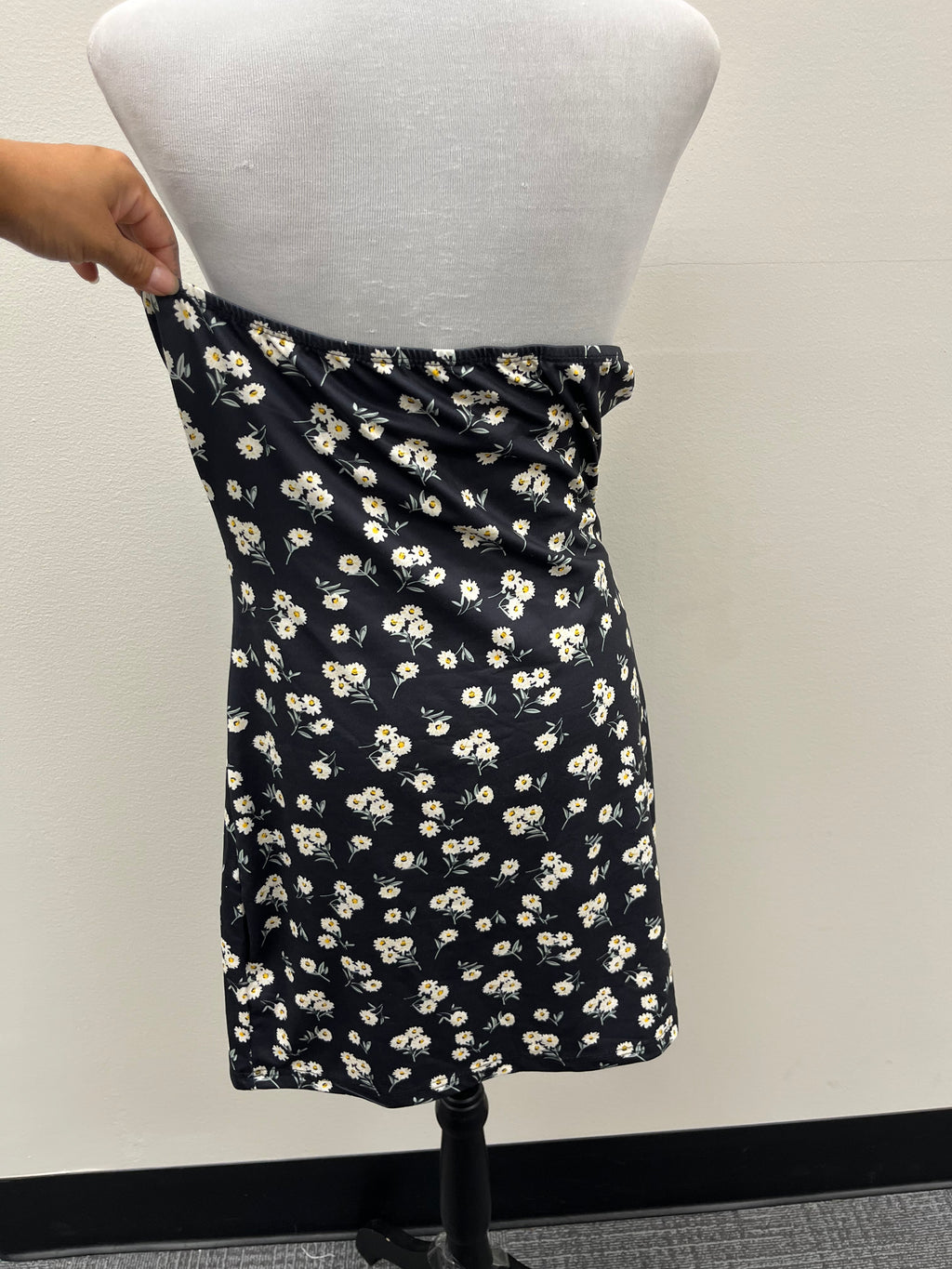 Used Women’s Floral Tube Dress