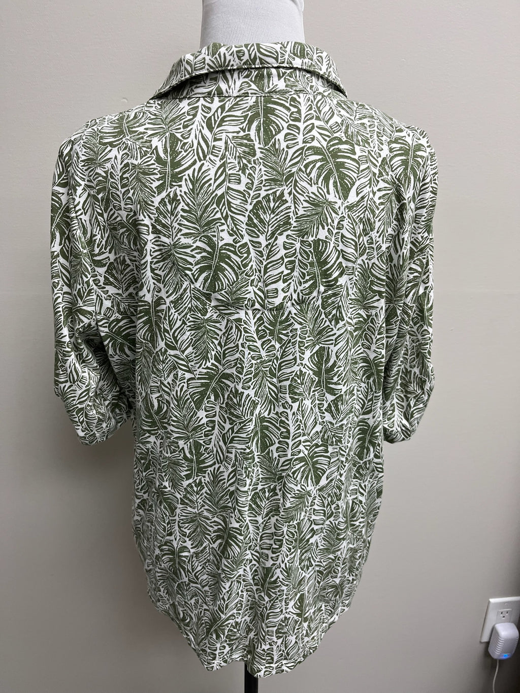 Used Women’s Green Summer Shirt
