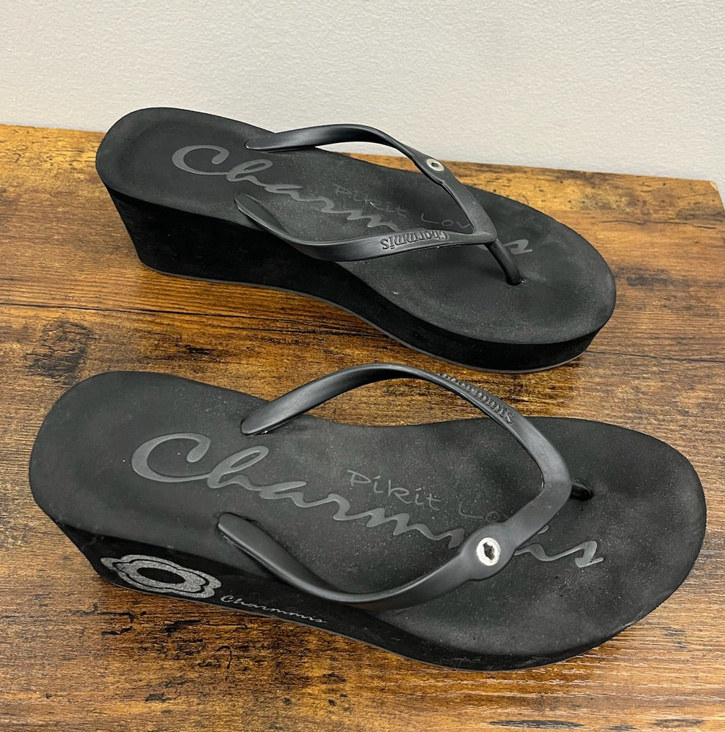 Used Women’s Black Wedge Sandals