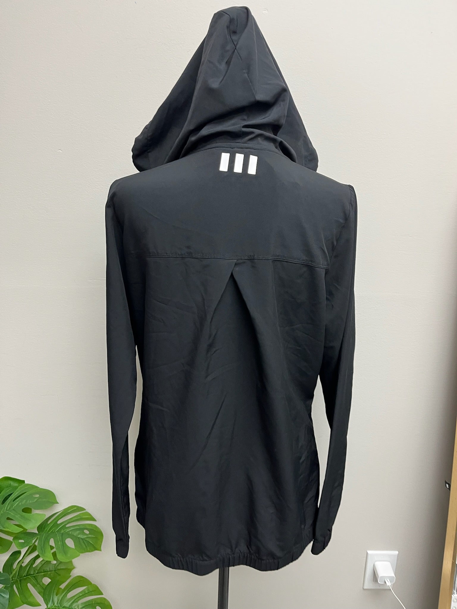 Used Women’s Black Windbreaker