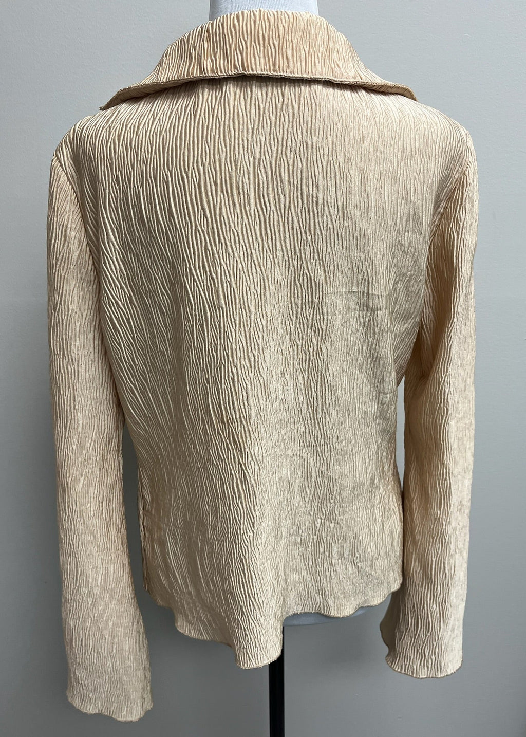 Used Women’s Beige Long Sleeve Shirt