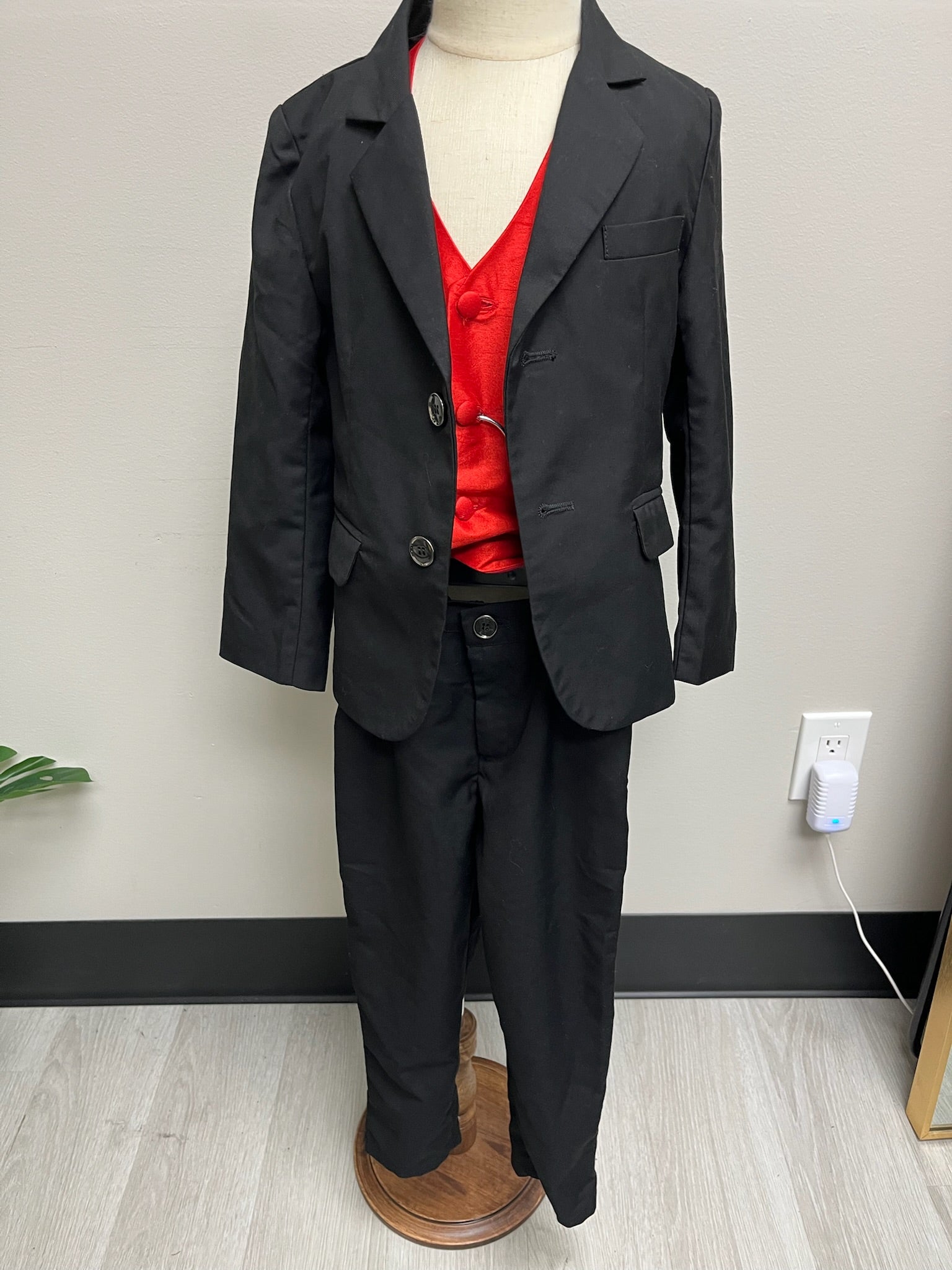 Used Boys 3 Piece Suit Set