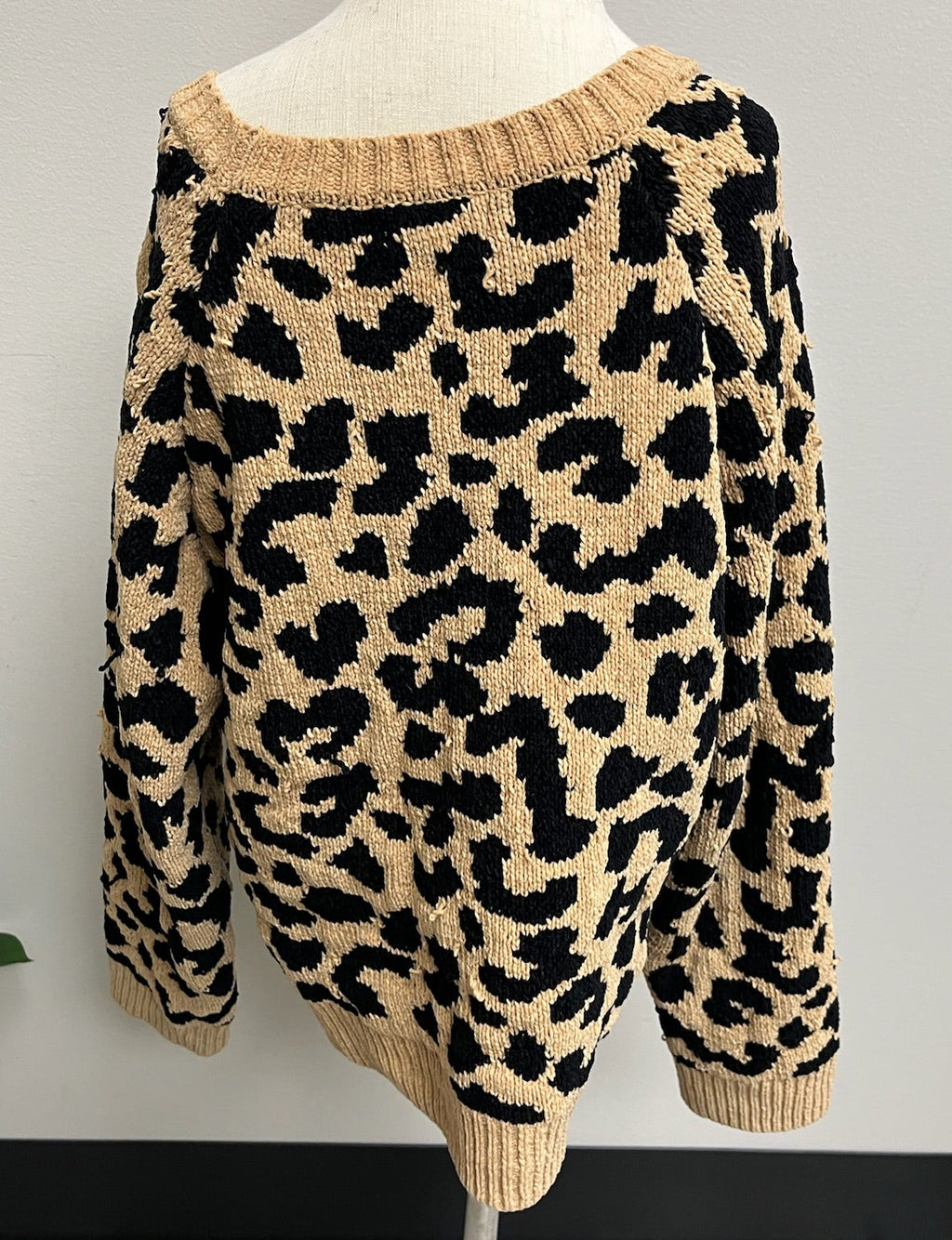 Used Girls Leopard Sweater Shirt