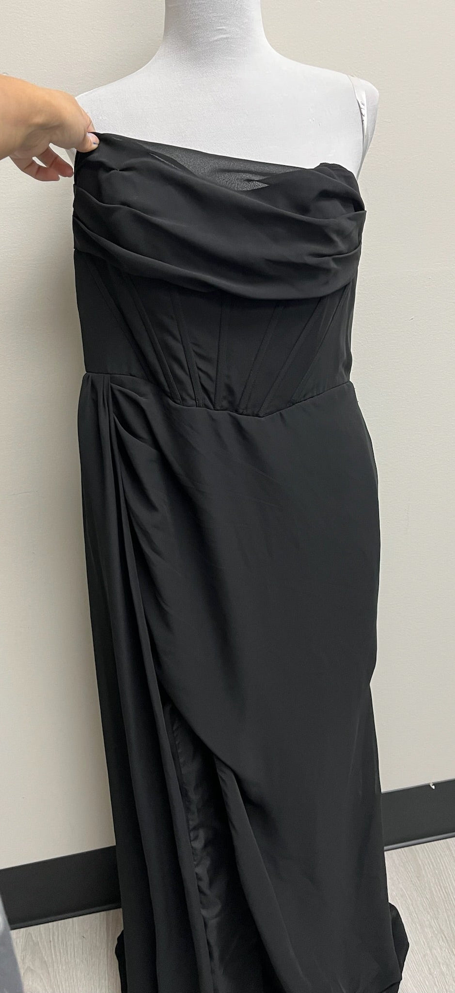 Used Women’s Black Dress