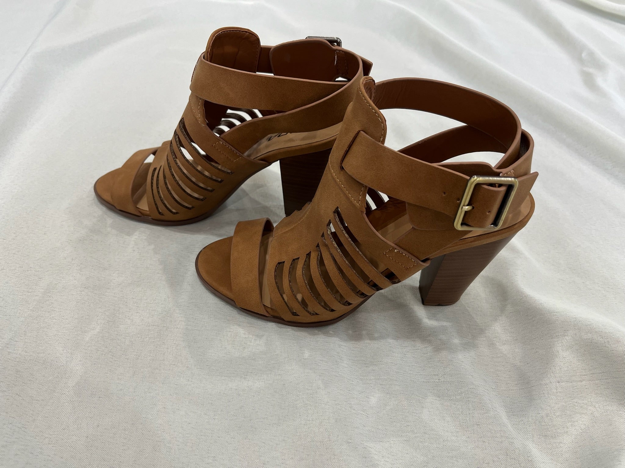Women’s Tan Heels