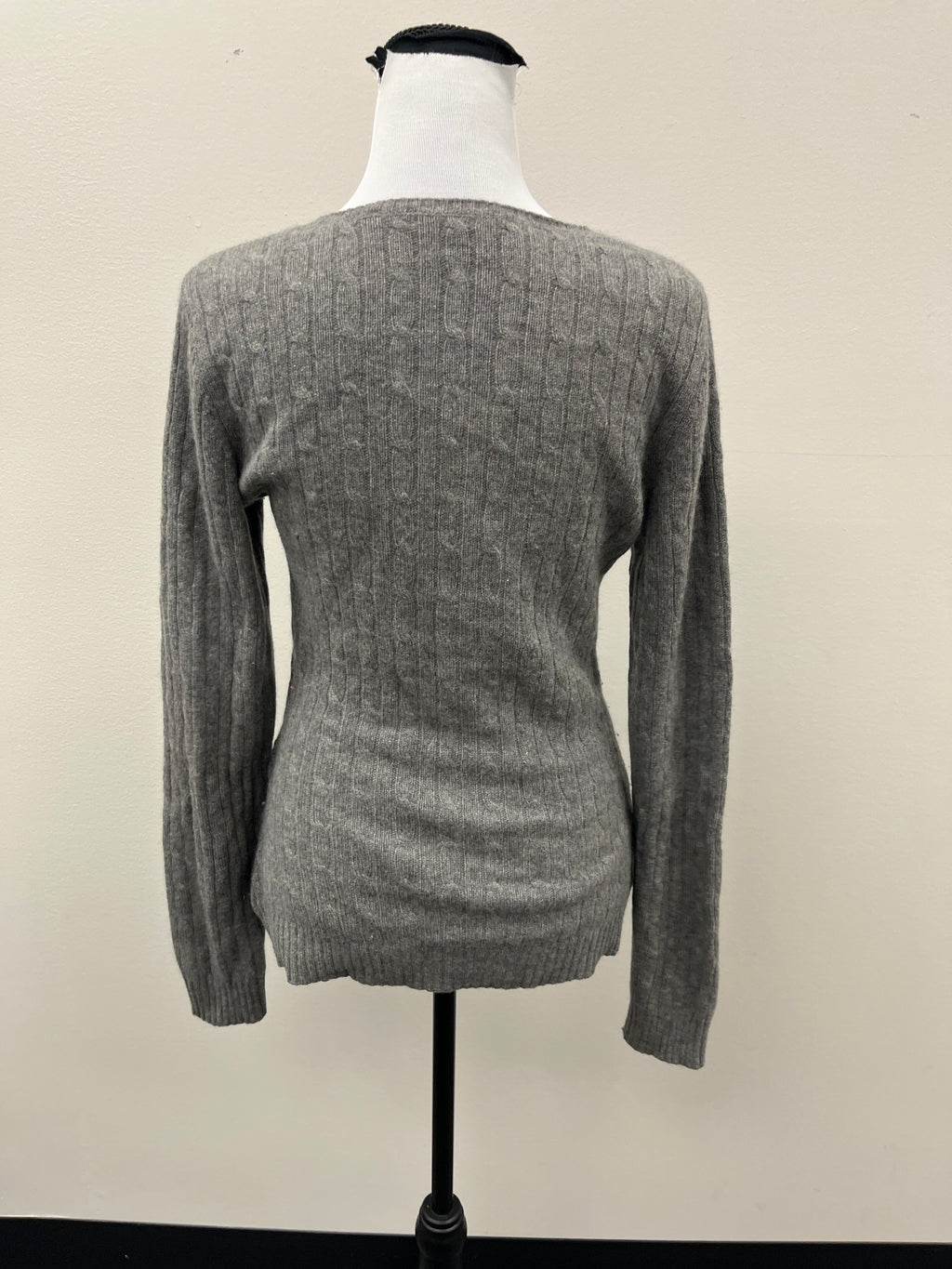 Used Women’s Grey Sweater Shirt