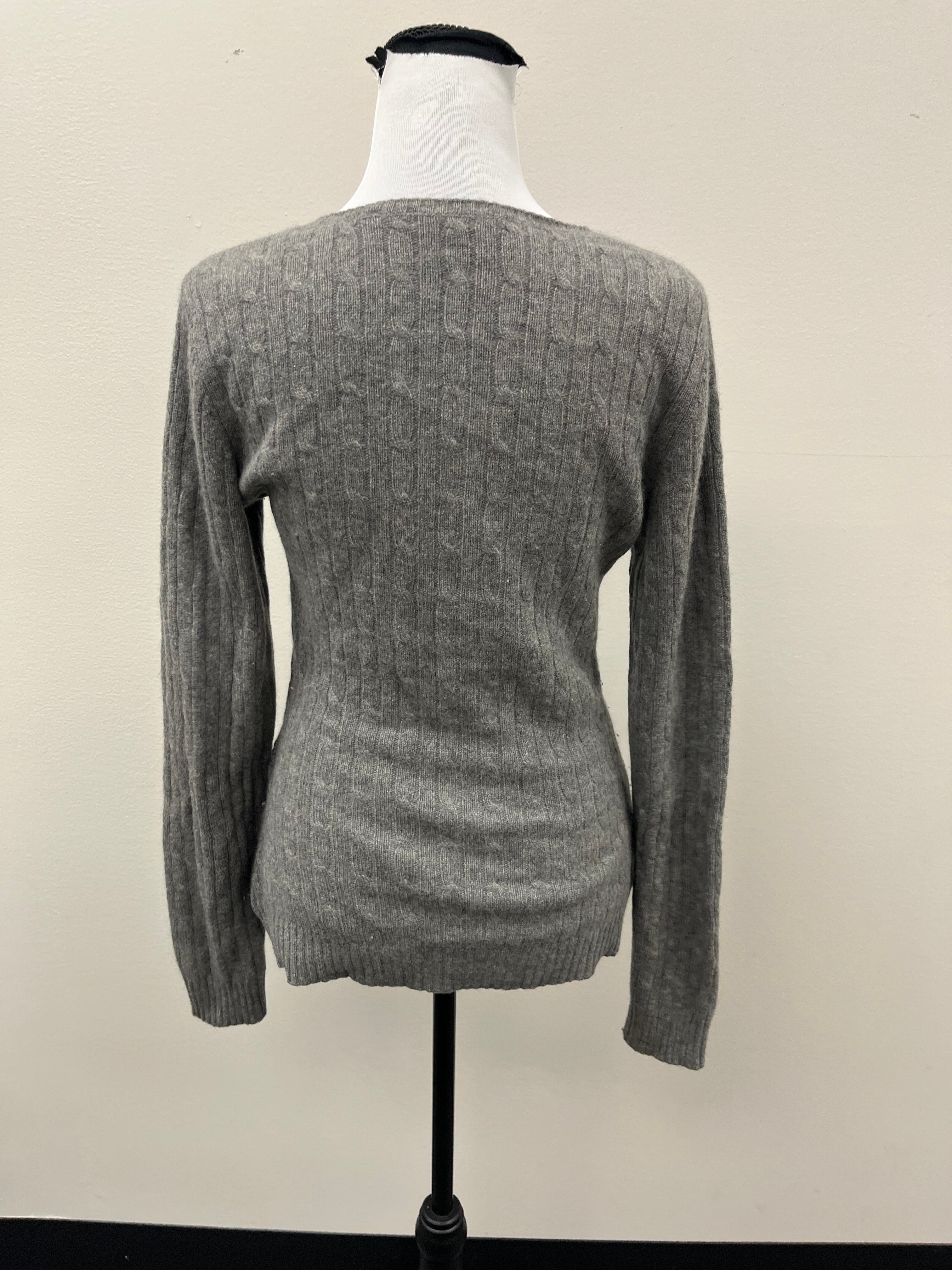 Used Women’s Grey Sweater Shirt