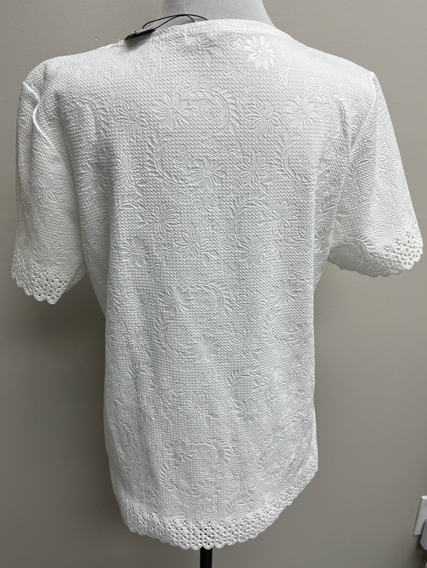 Women’s White Top