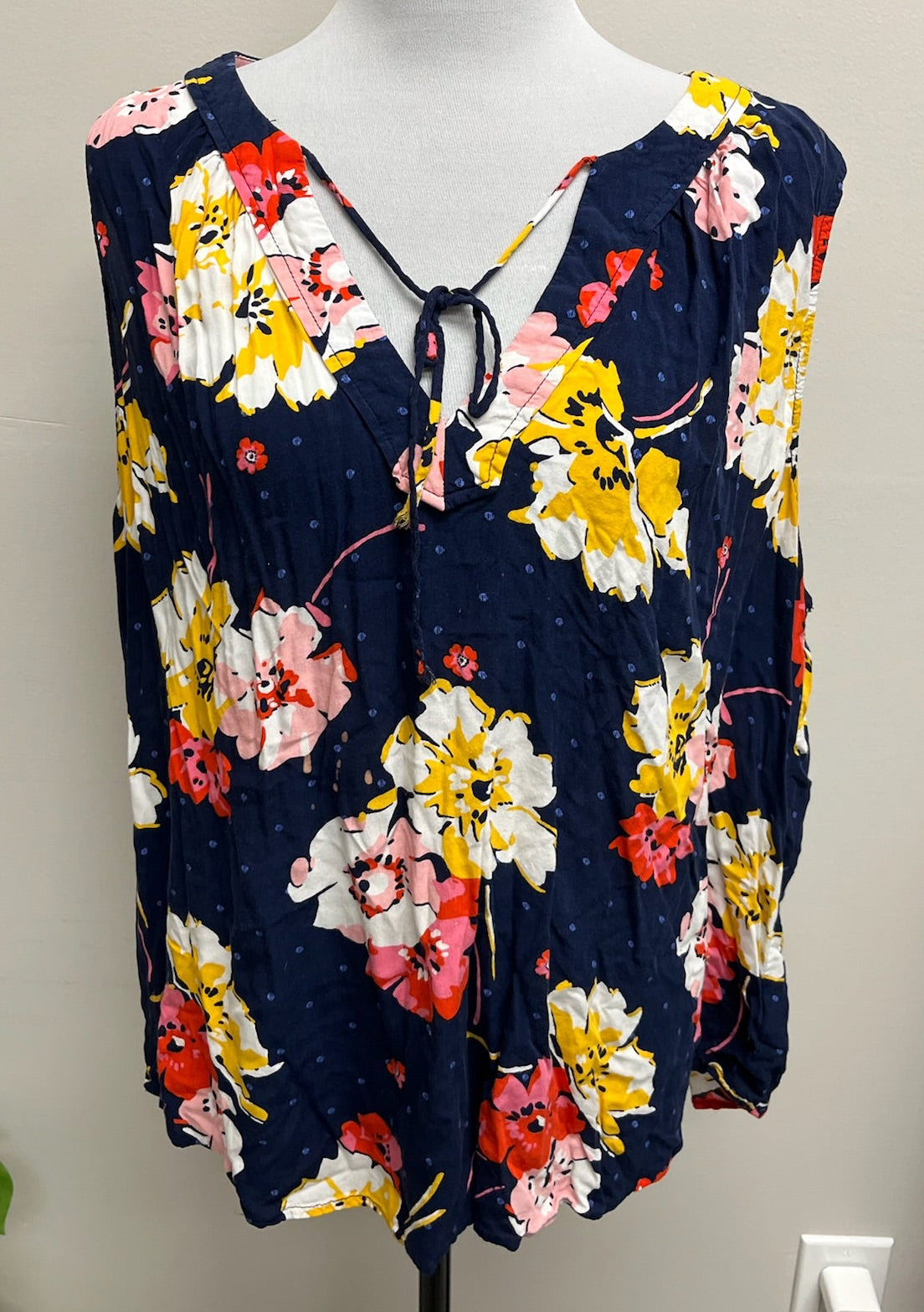 Used Women’s Floral Tank Top
