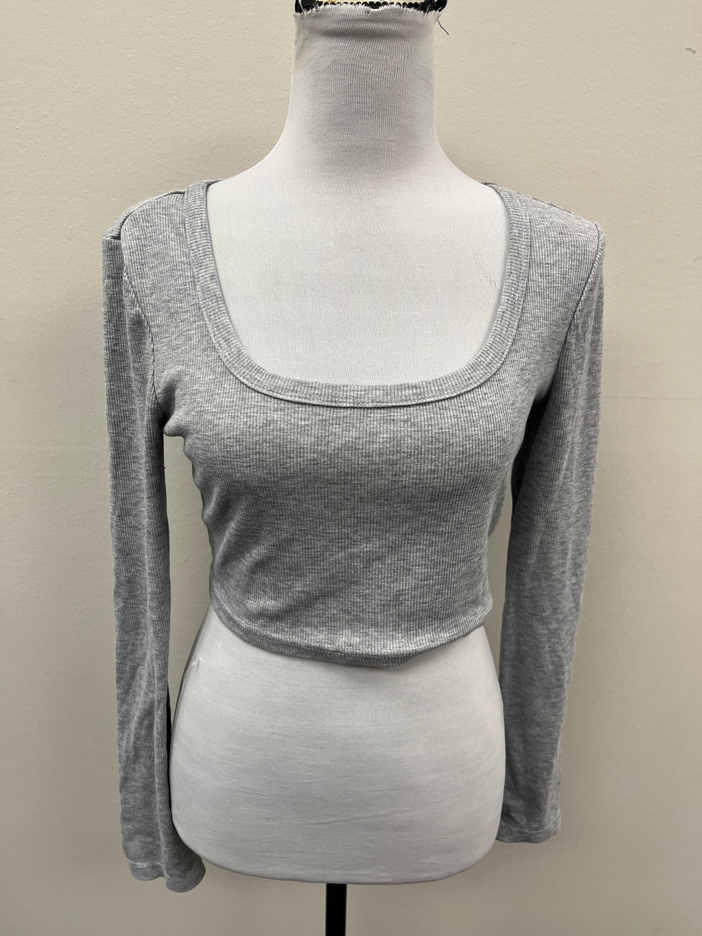 Used Women’s Grey Crop Top