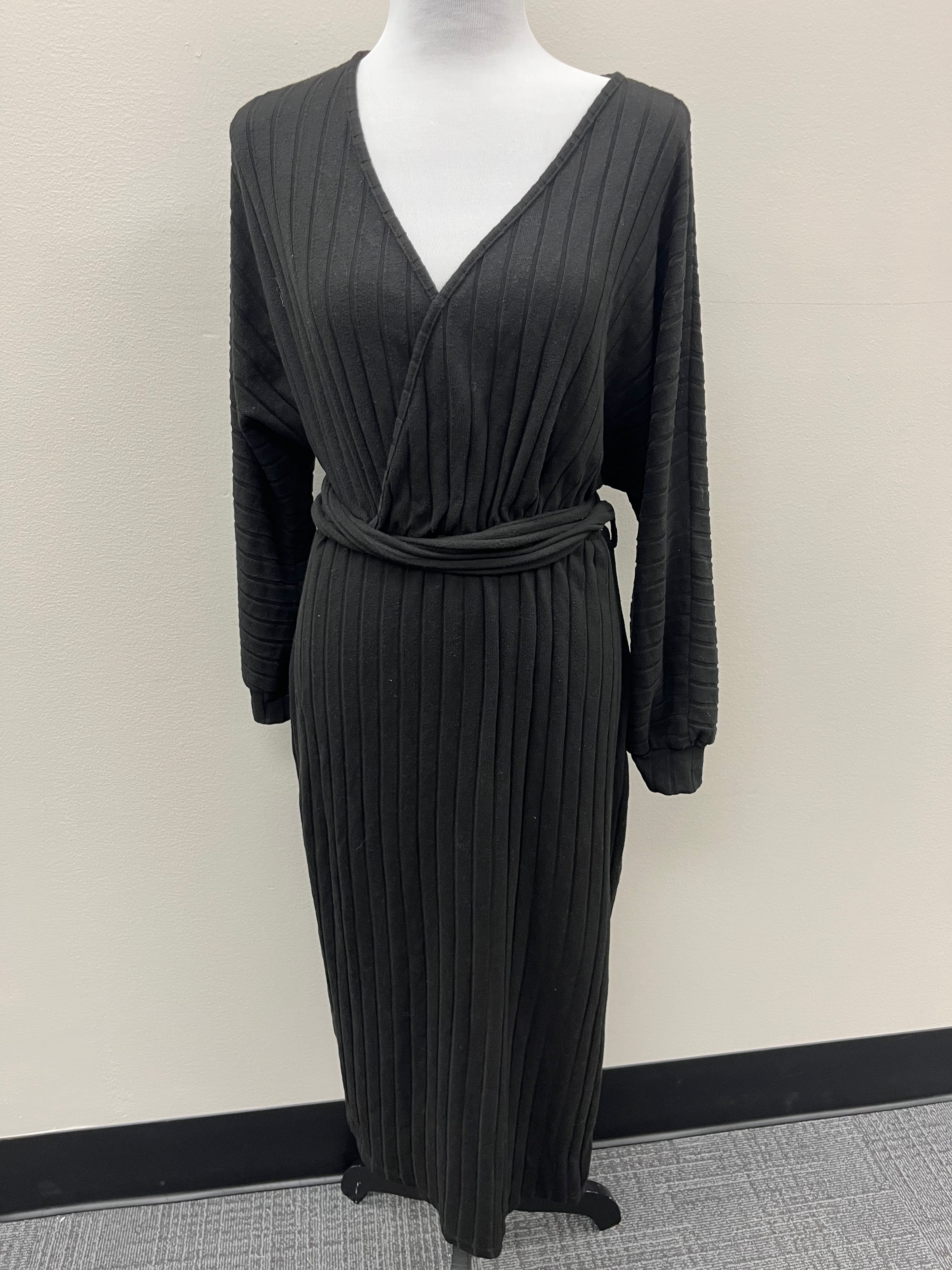 Used Women’s Black Maxi Dress