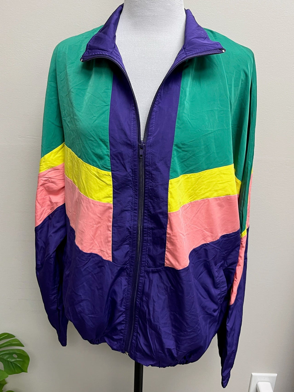 New Women’s Windbreaker Jacket