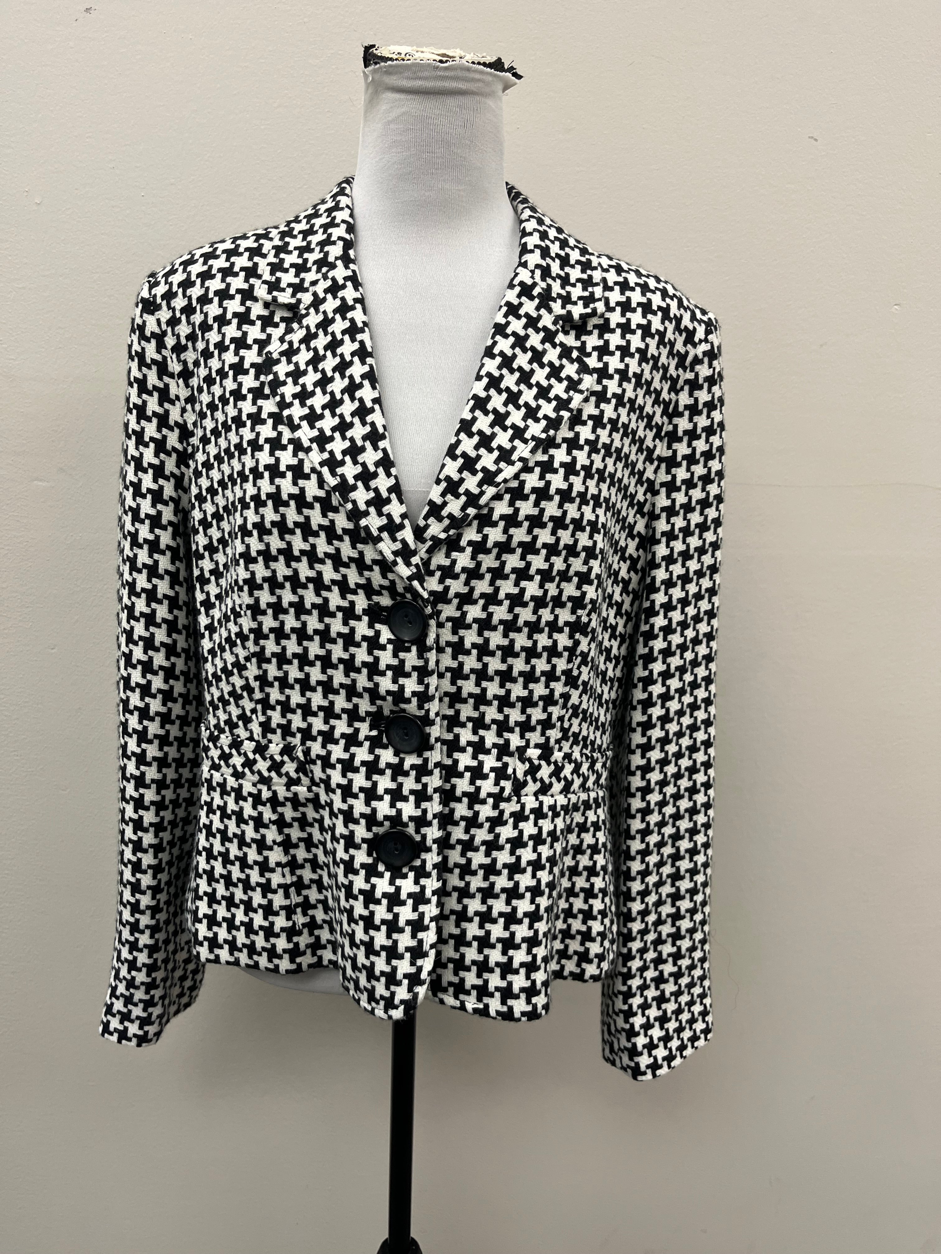 Used Women’s Suit Jacket Blazer