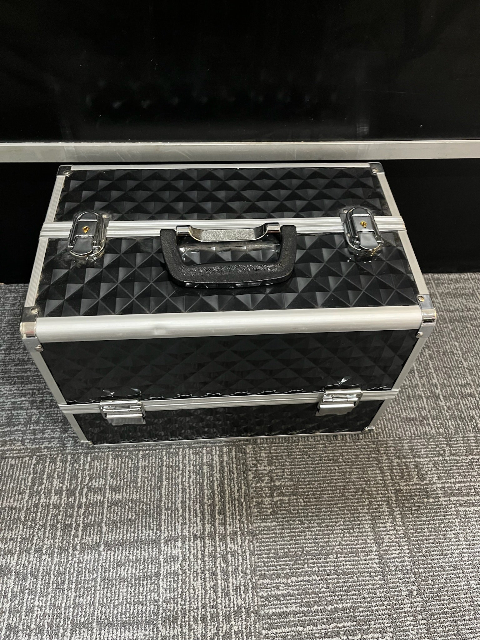 Black Travel Training Case With Keys