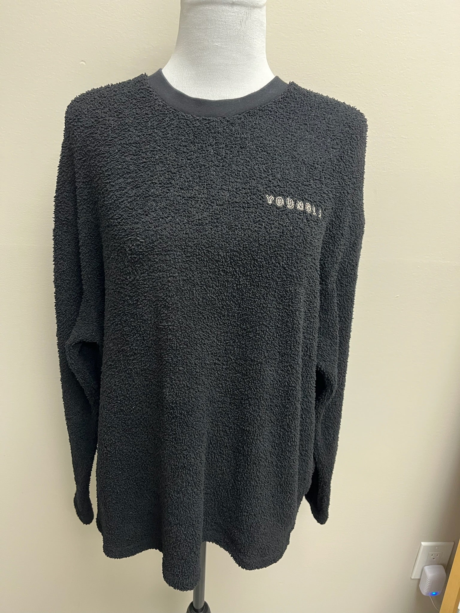 Women’s Black Sweater Shirt