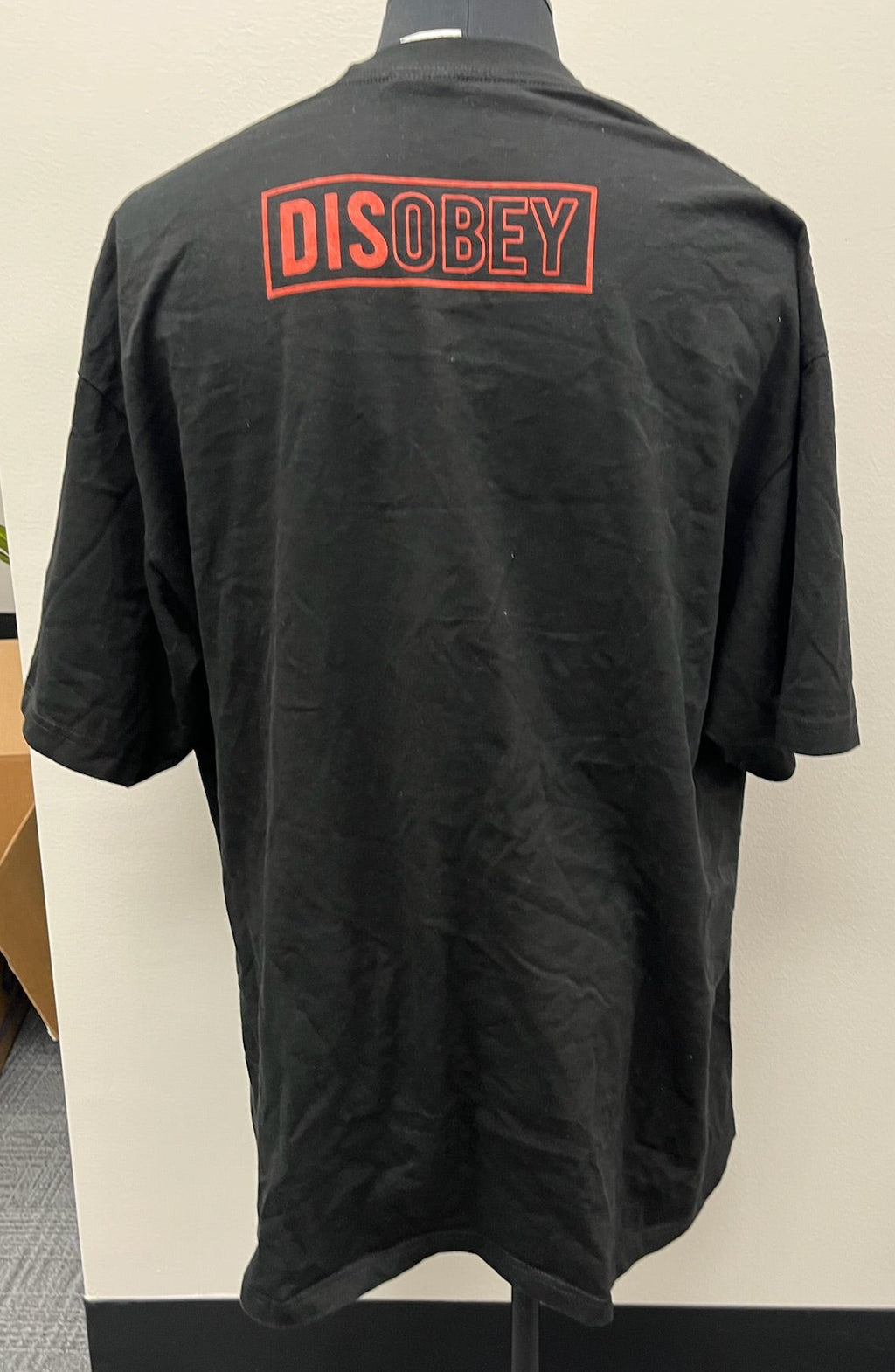 Used Men’s Black Shirt