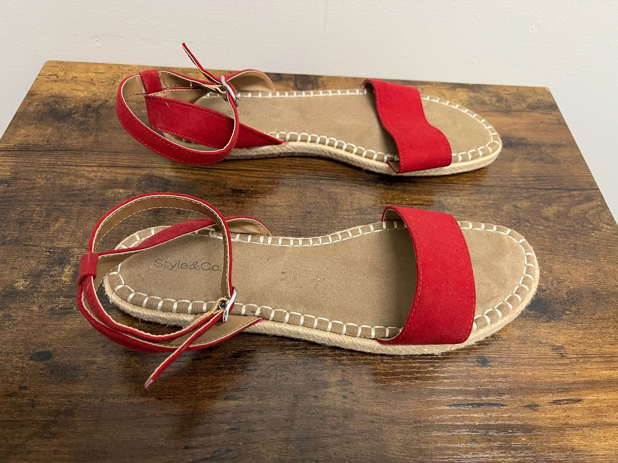 Used Women’s Red Sandals