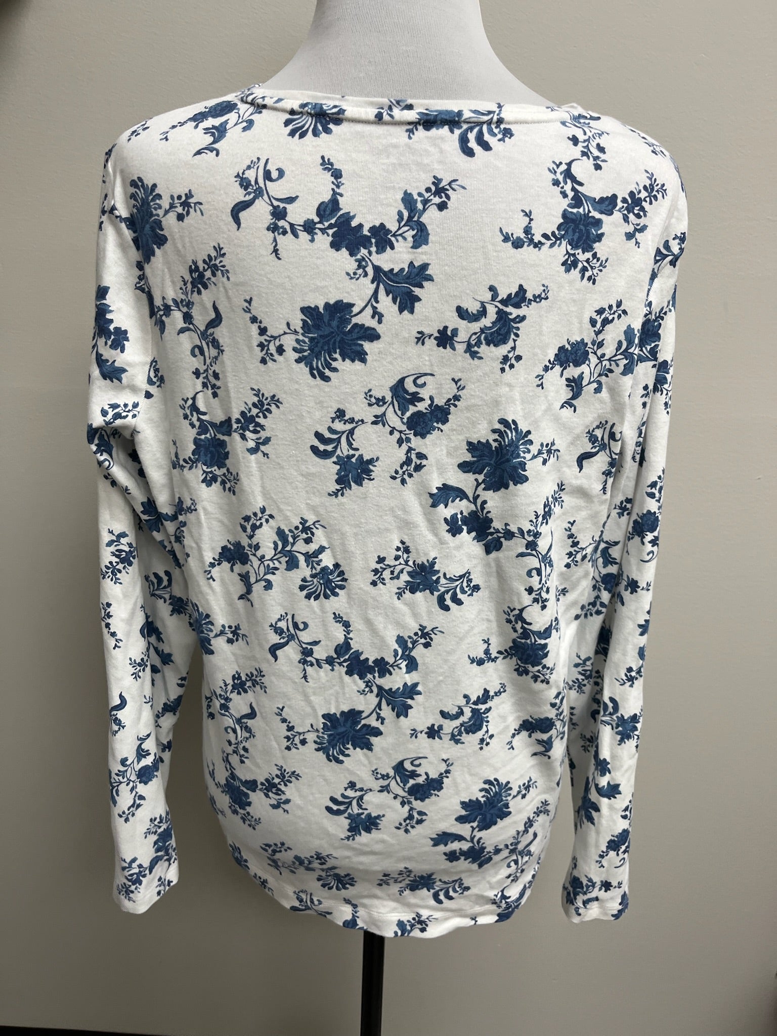 Women’s Blue Floral Long Sleeve