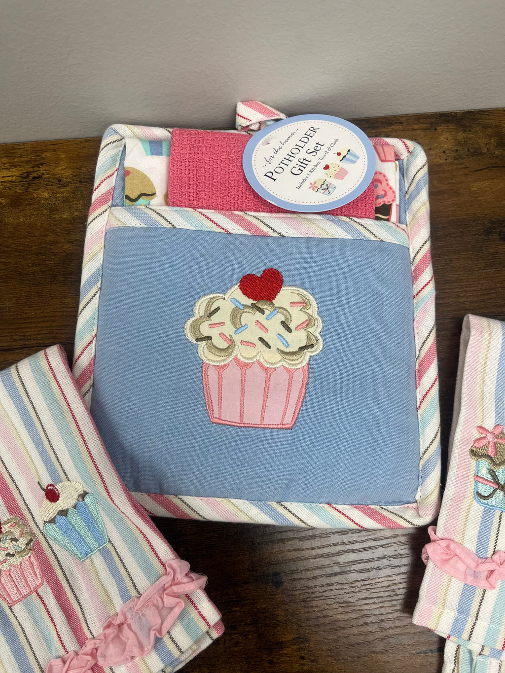 New 5 piece Cupcake Kitchen Set