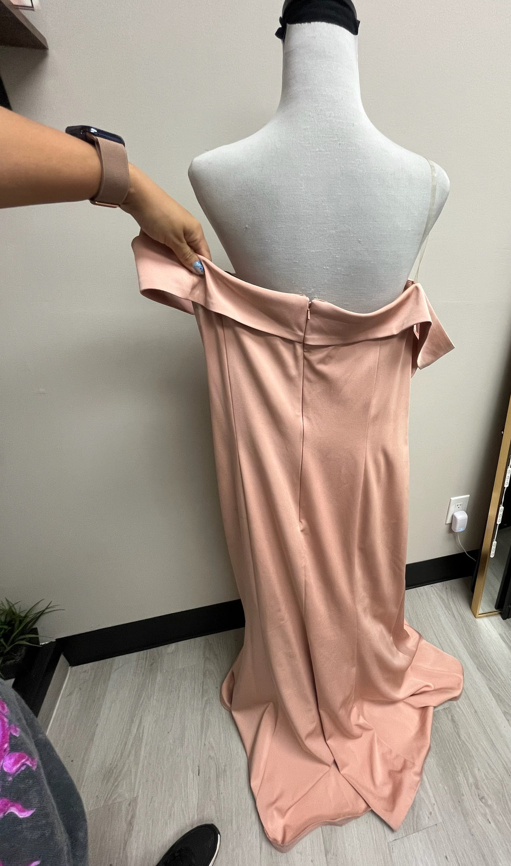 Used Women’s Pink Blush Off The Shoulder Dress