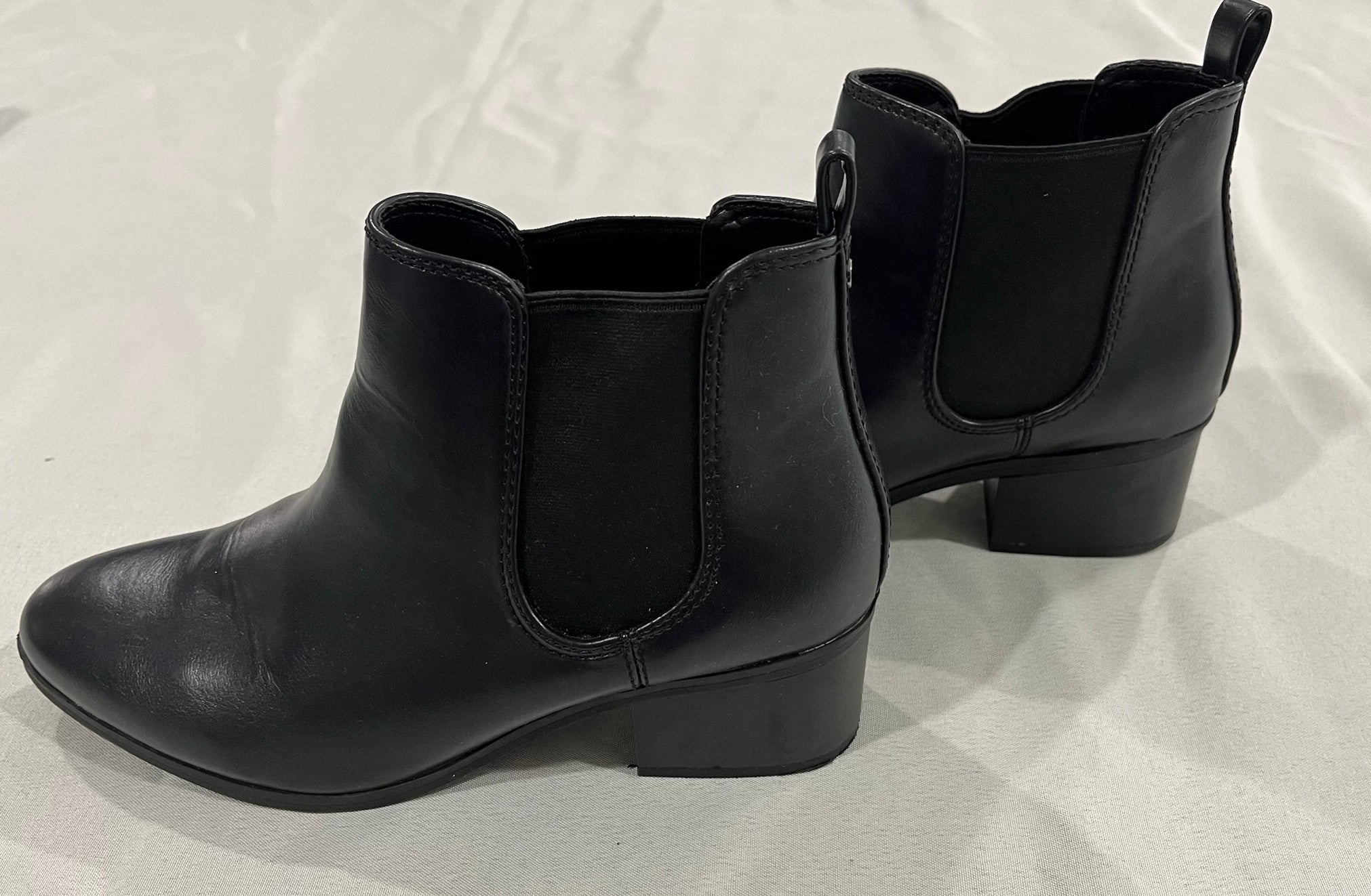 Women’s Black Boots image 2