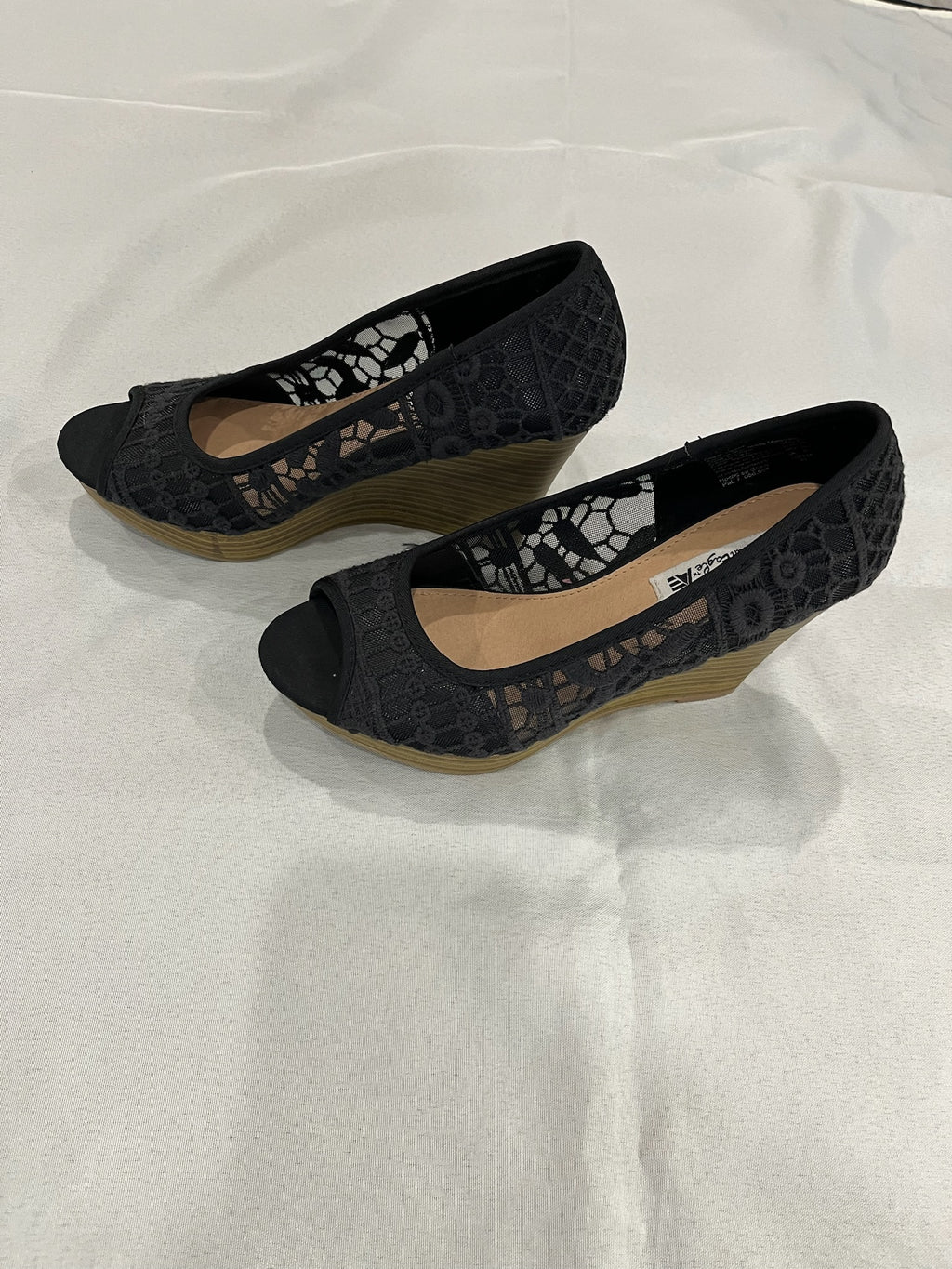 Women’s Black Wedges image 1