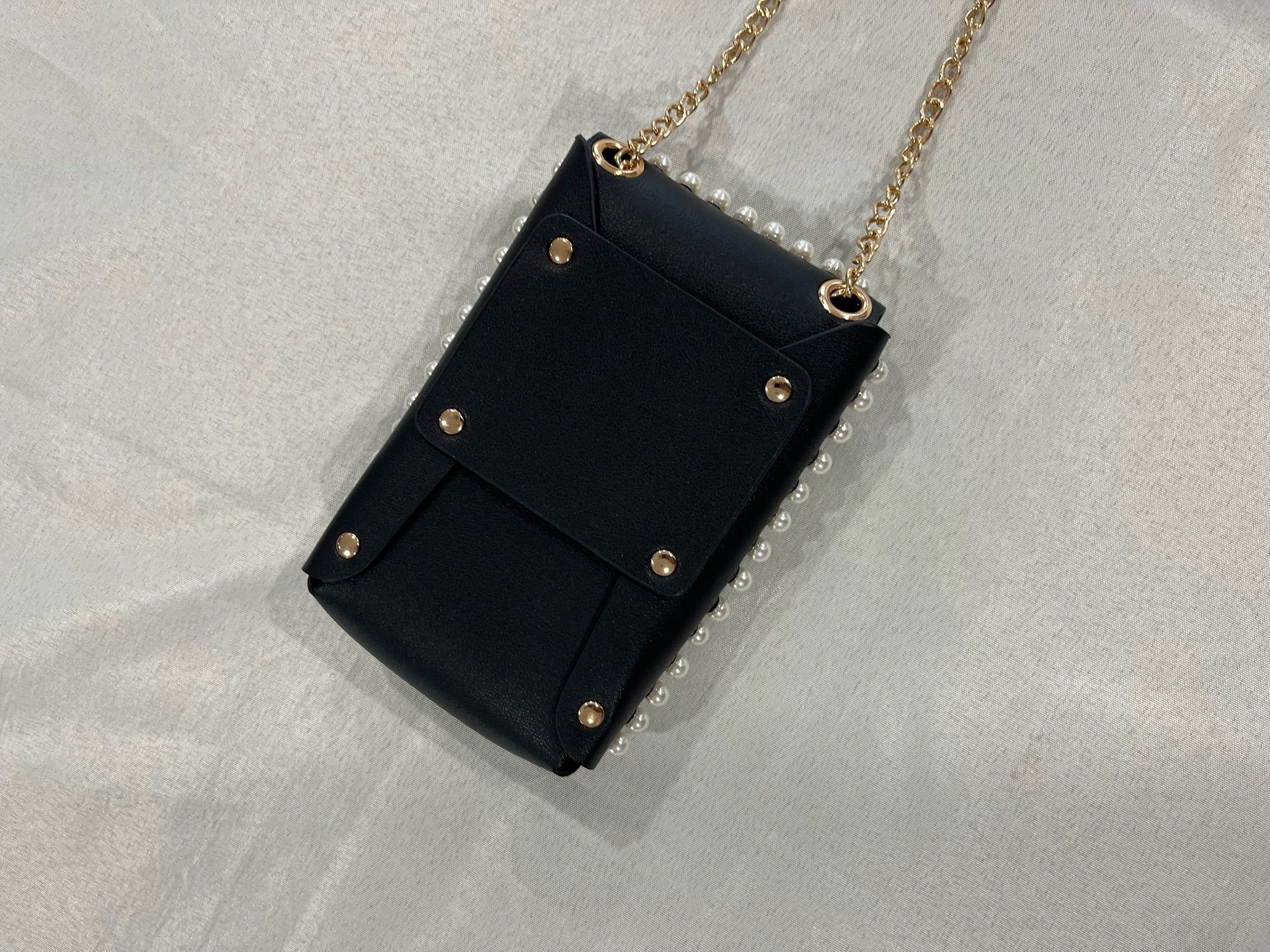 Black Pearl Crossbody phone bag image 4