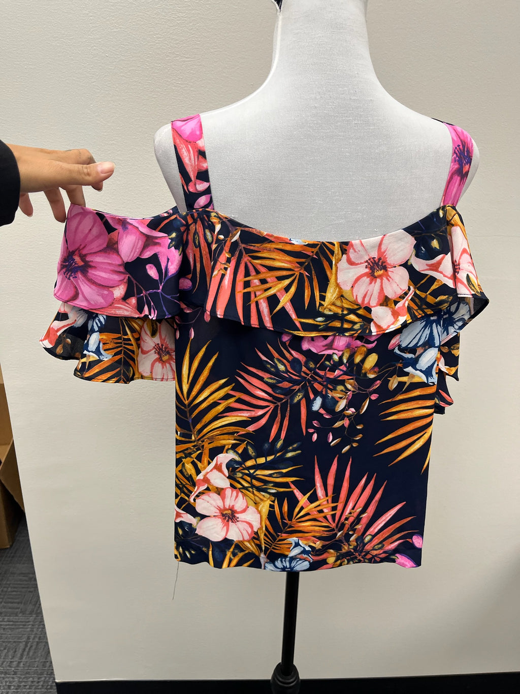 Used Women’s Floral Off The Shoulder Peek a Boo Top