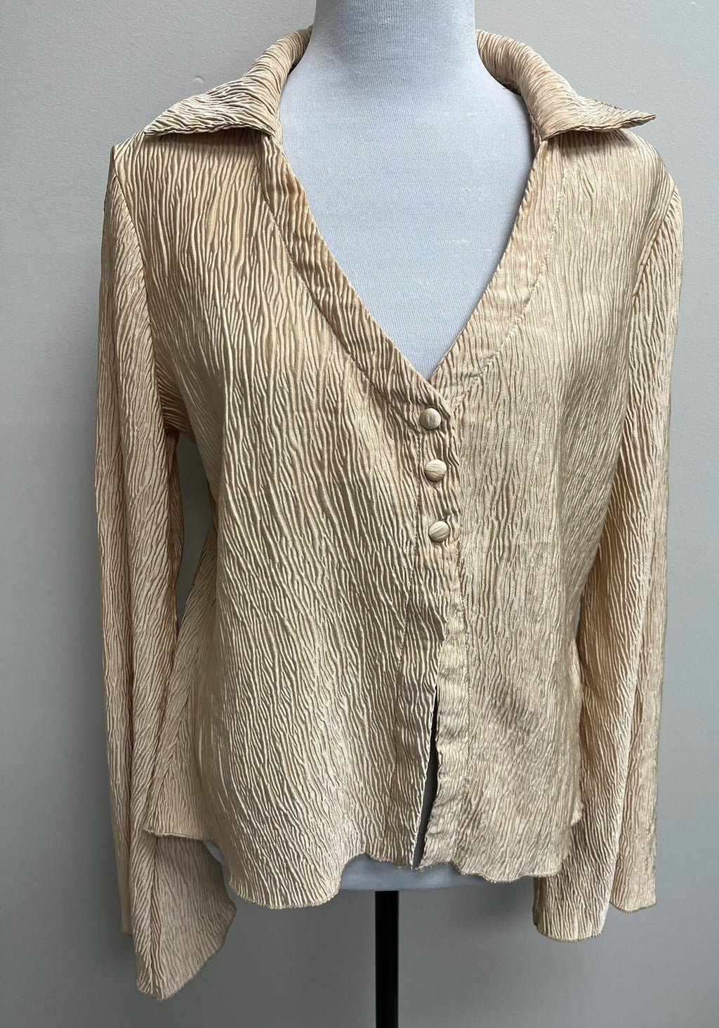 Used Women’s Beige Long Sleeve Shirt