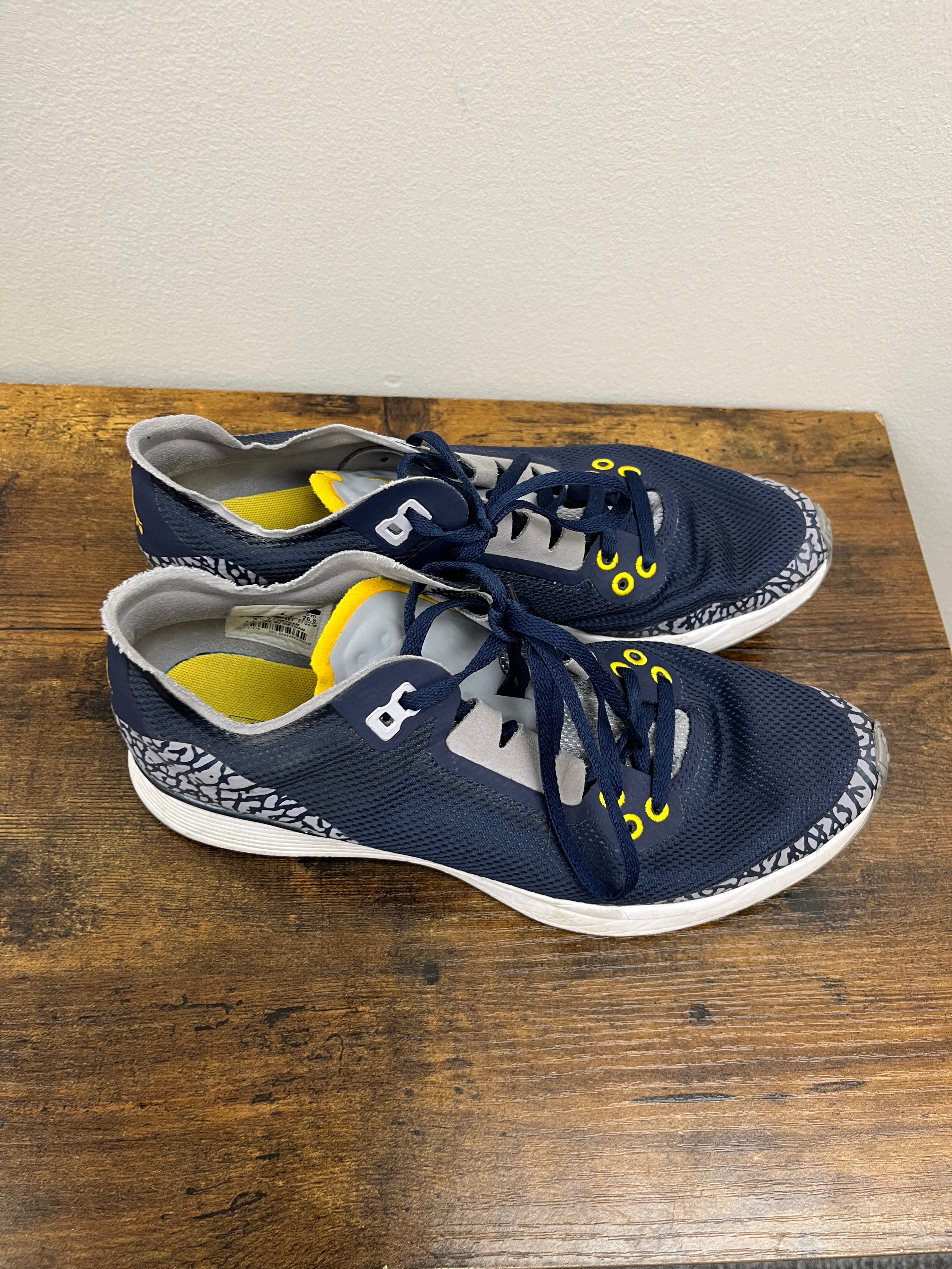 Used Men’s Jordan Racerback Sneakers