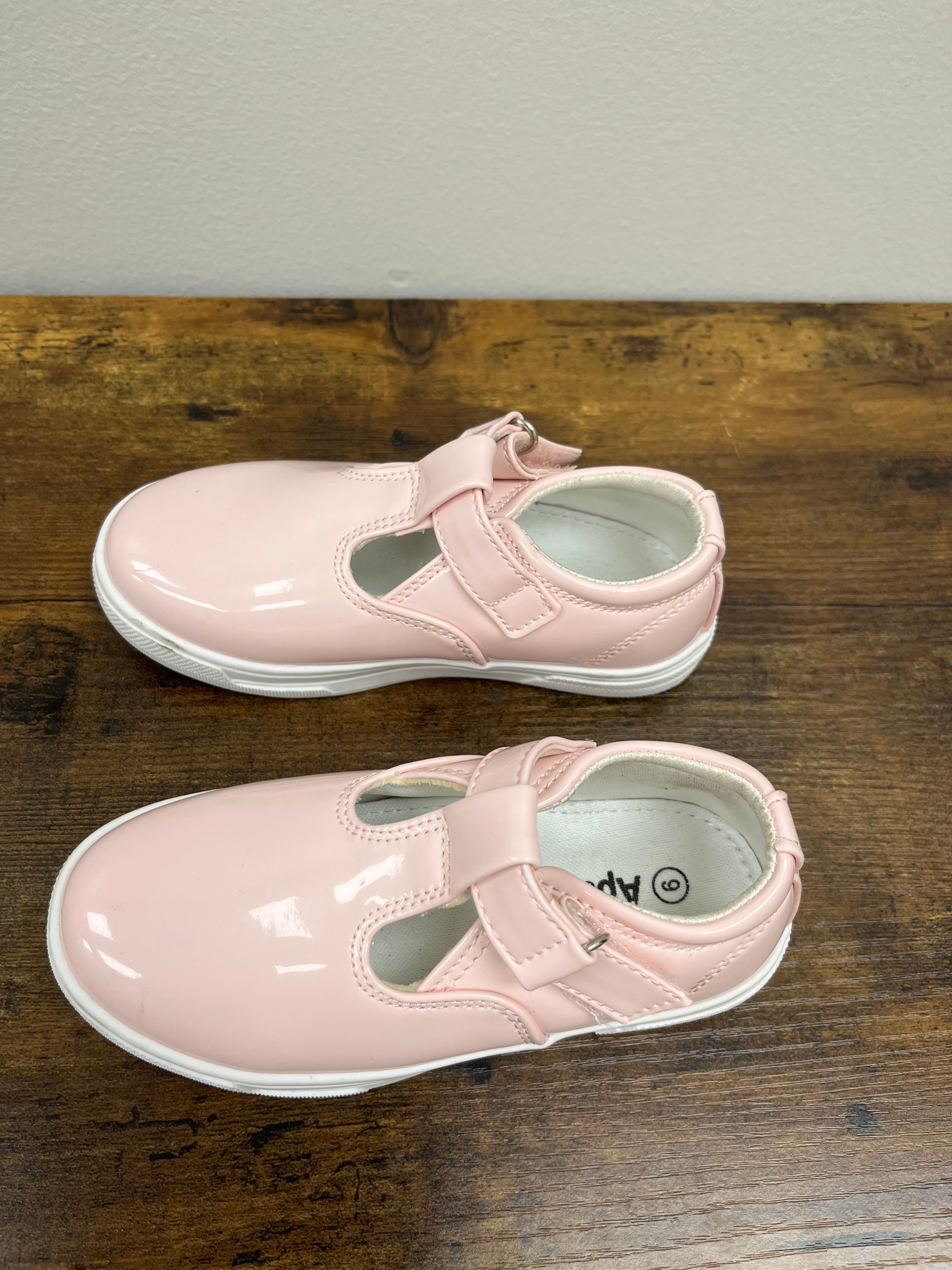 New Girls Pink Shoes