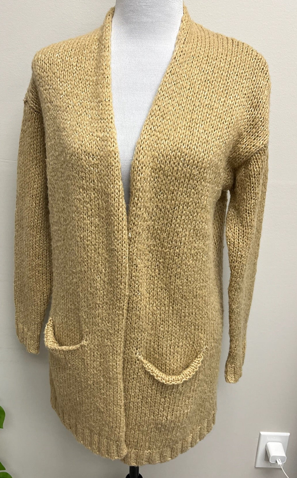 Used Woman’s Beige Knitted Cardigan