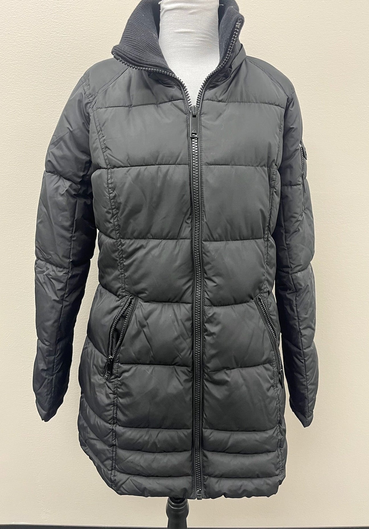 Women’s Black Puffer Jacket