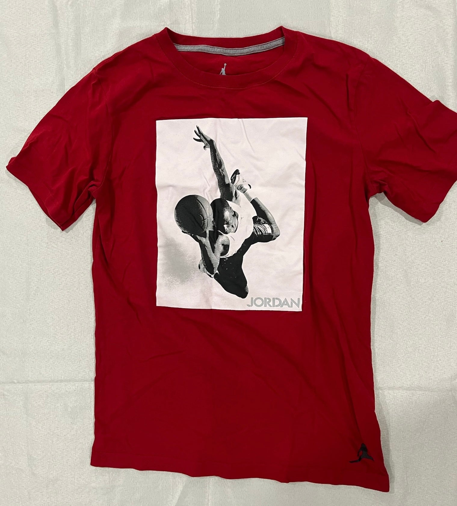 Boys Jordan Red Shirt image 0