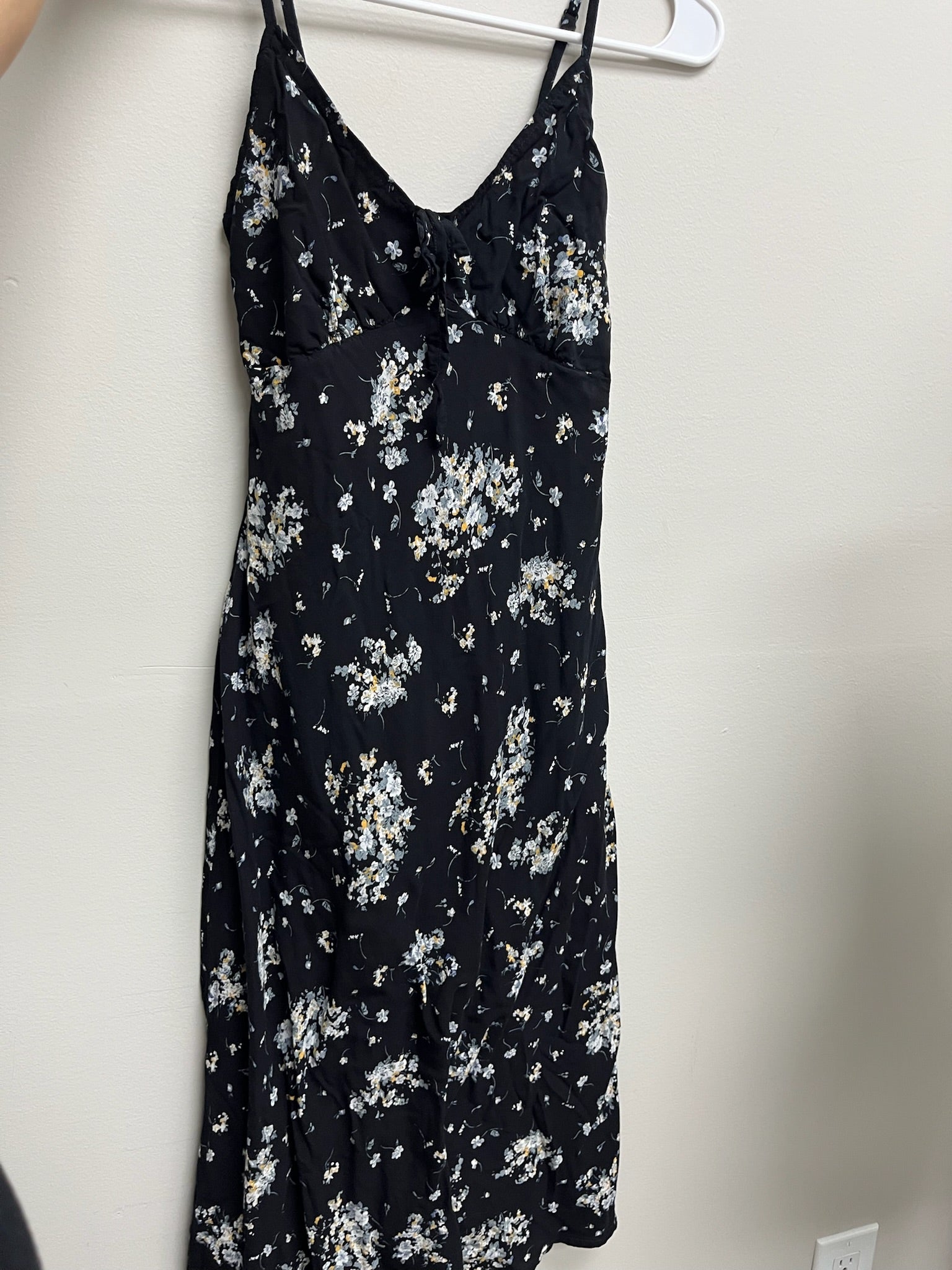 Used Women’s Black Floral Dress