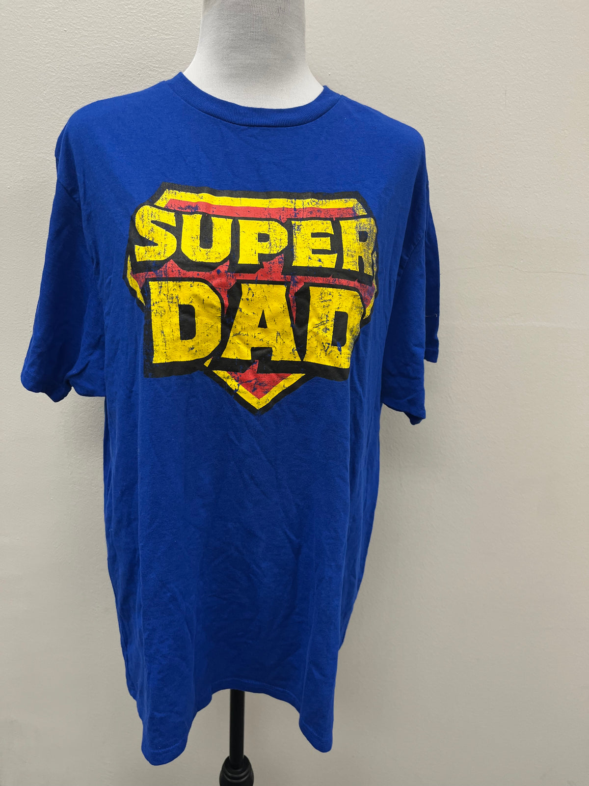 Used Men’s Blue Super Dad Shirt