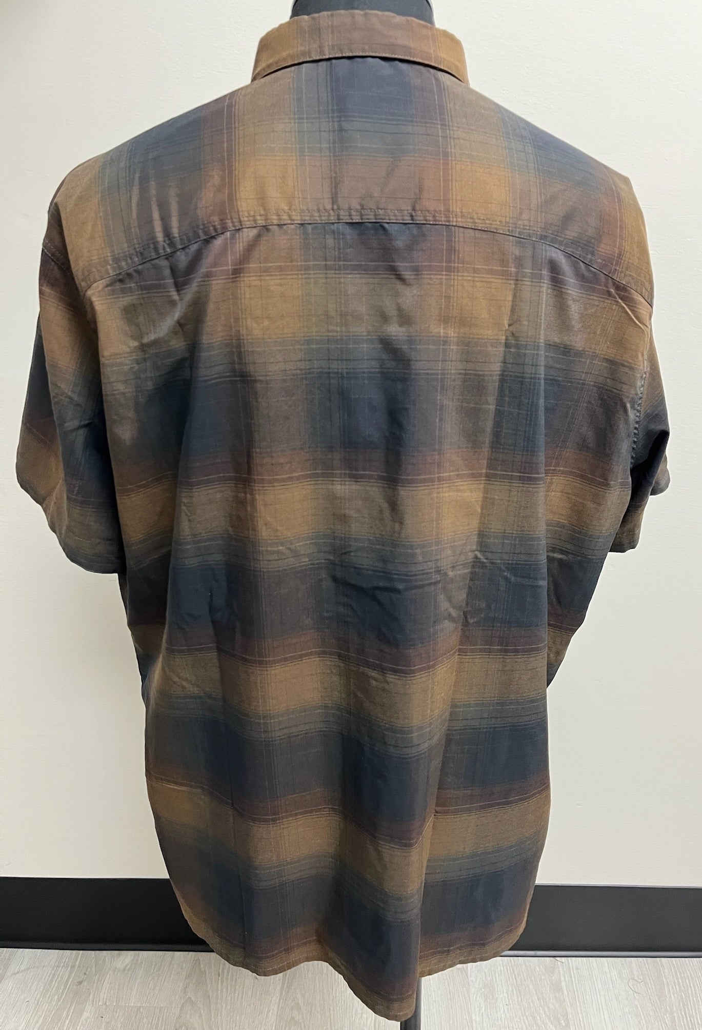 Used Men’s Brown Flannel Shirt
