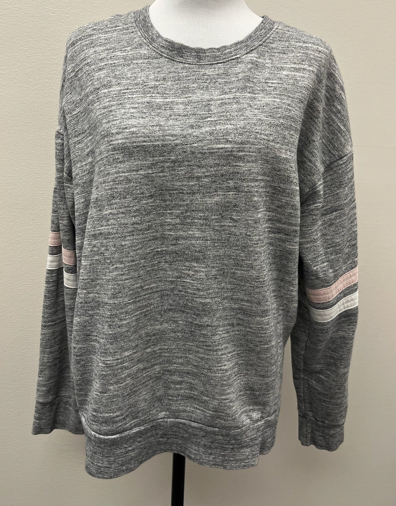 Used Women’s Grey Crewneck Sweater