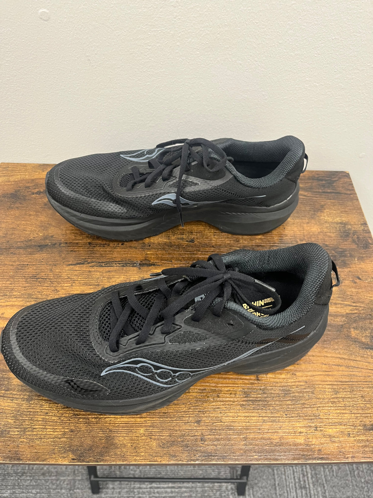 Used Men’s Black Sneakers