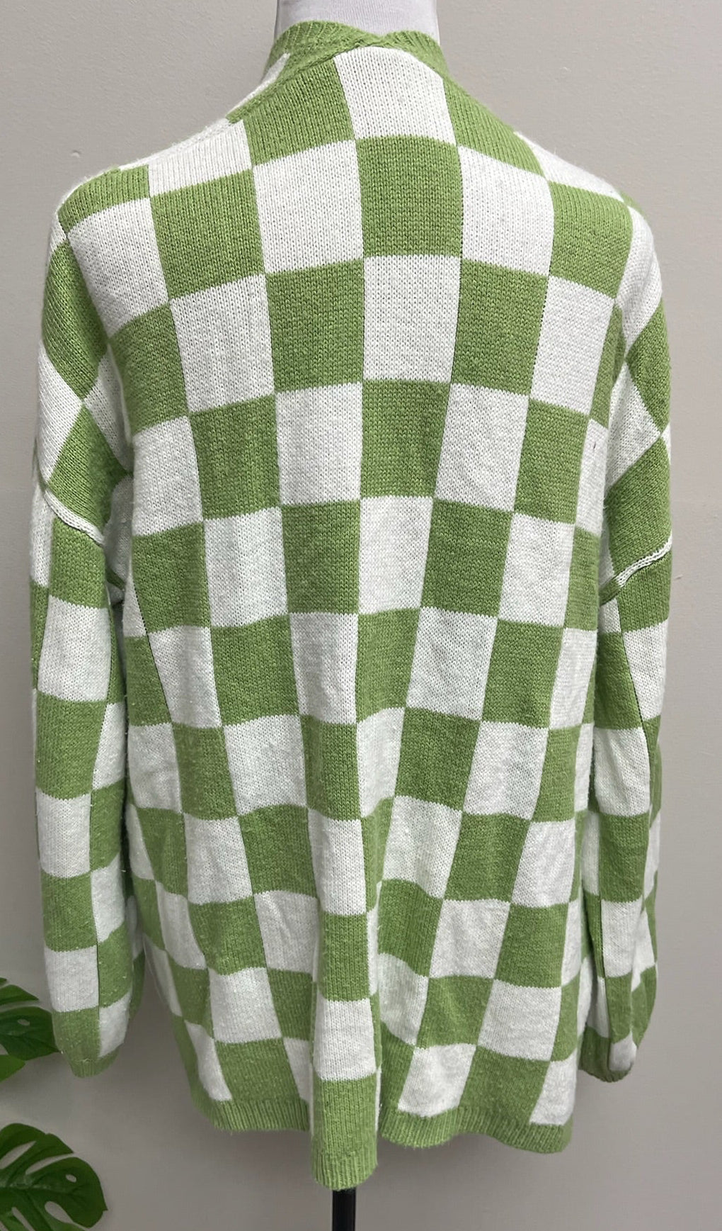 Used Women’s Green Checkered Knitted Cardigan