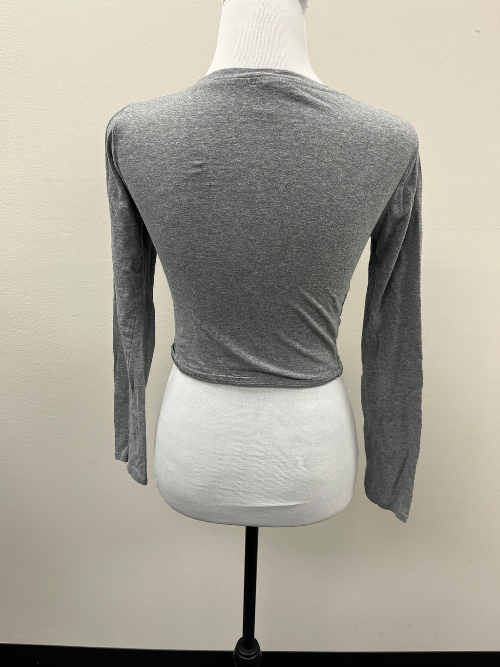 Used Women’s Grey Long Sleeve crop top