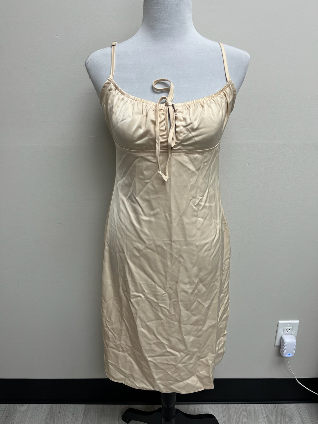 New Women’s Cream Beige Dress