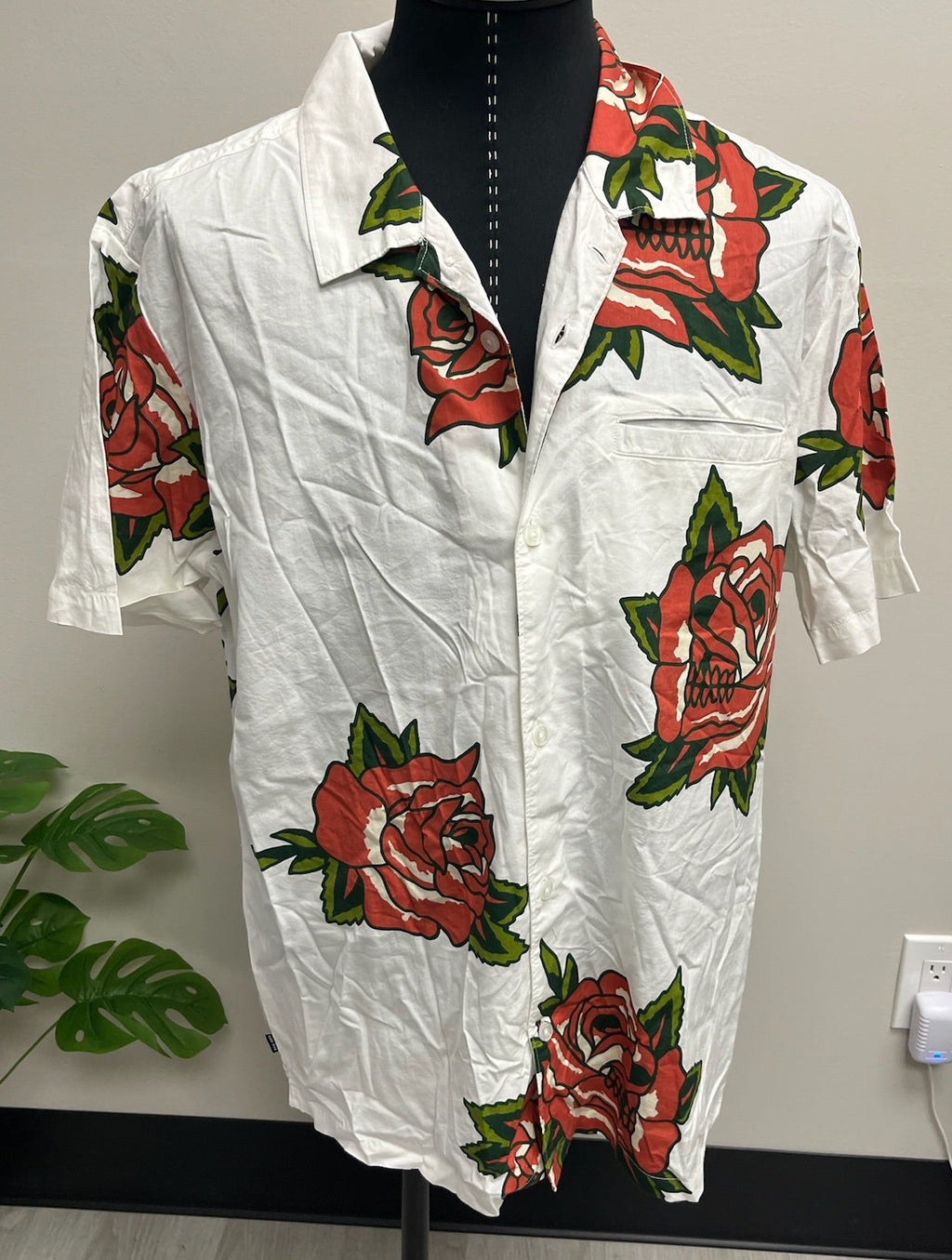 New Men’s Floral Button Up Shirt