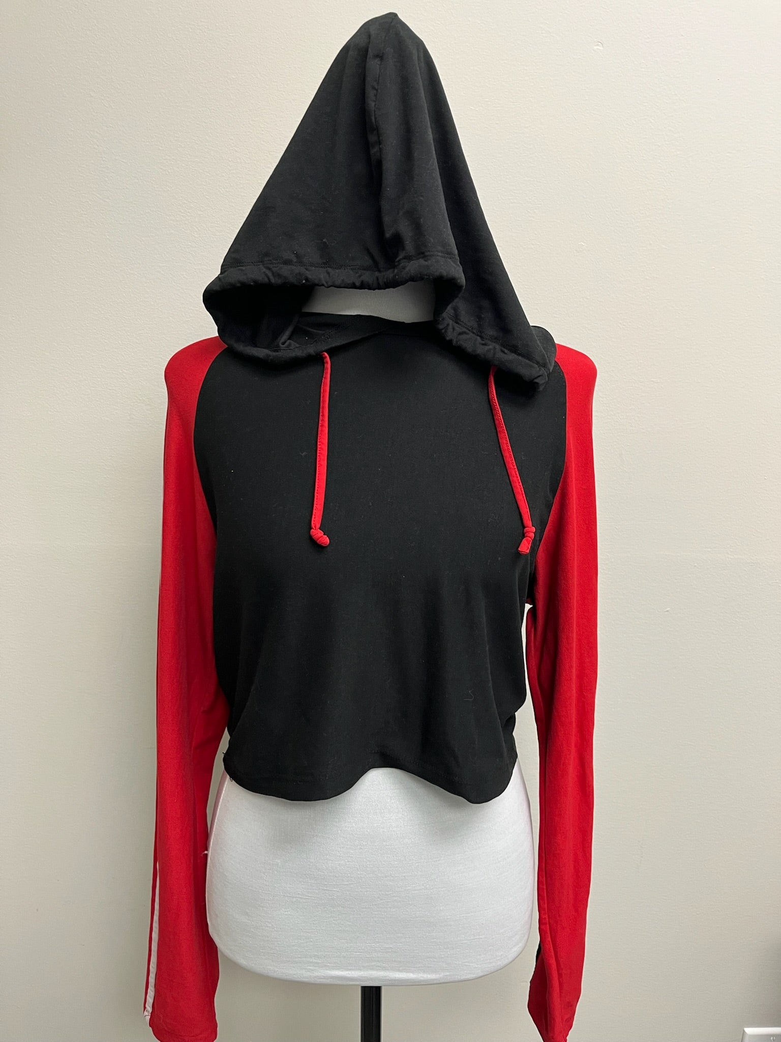 Used Women’s Black & Red Crop Hoodie