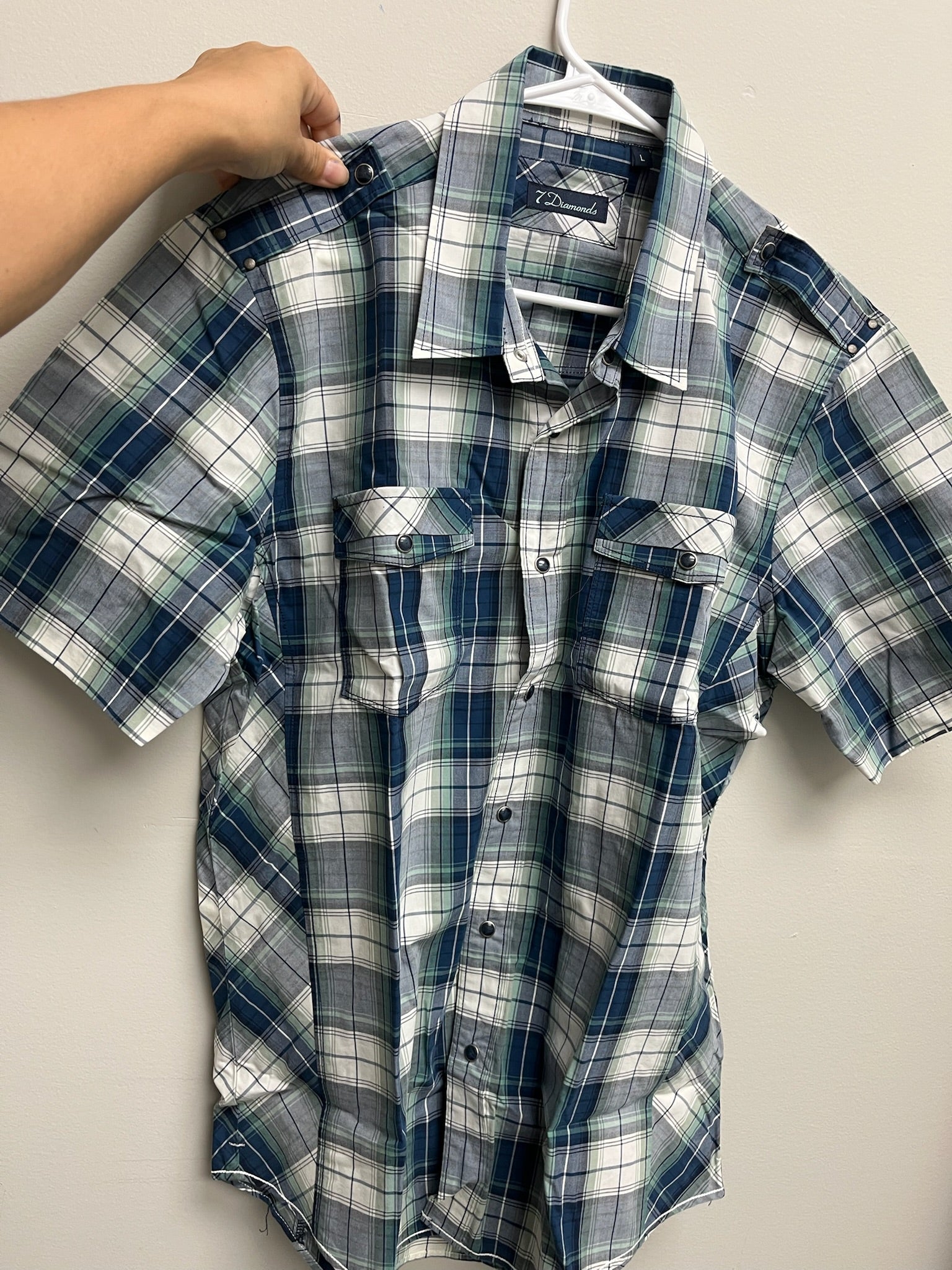 Used Men’s Blue Checkered Button Up Short Sleeve Shirt