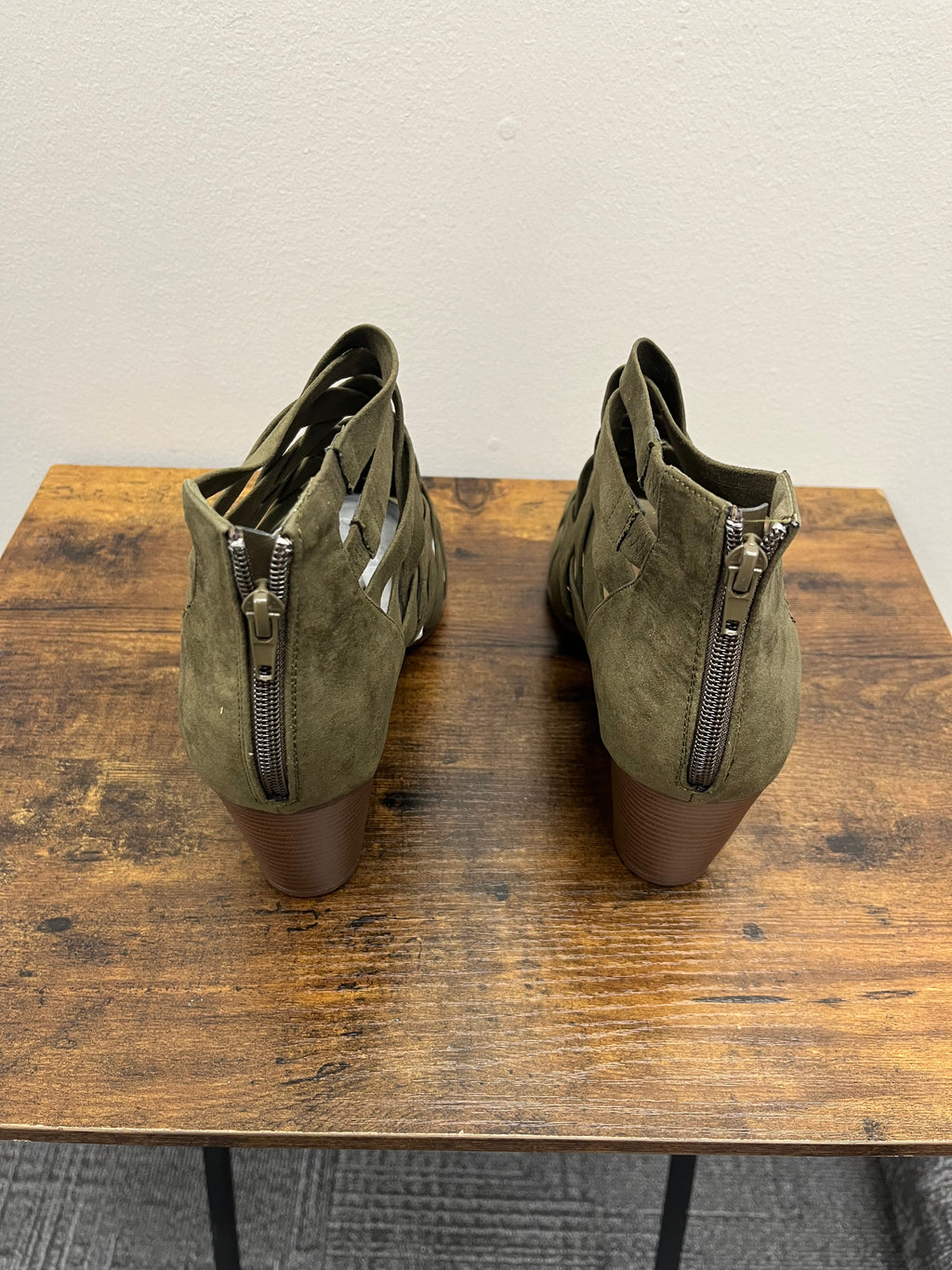 New Women’s Green Sandal Heels