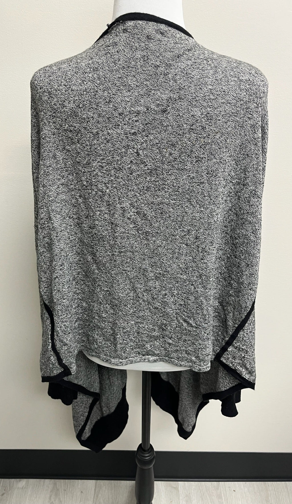 Used Women’s Grey Cardigan